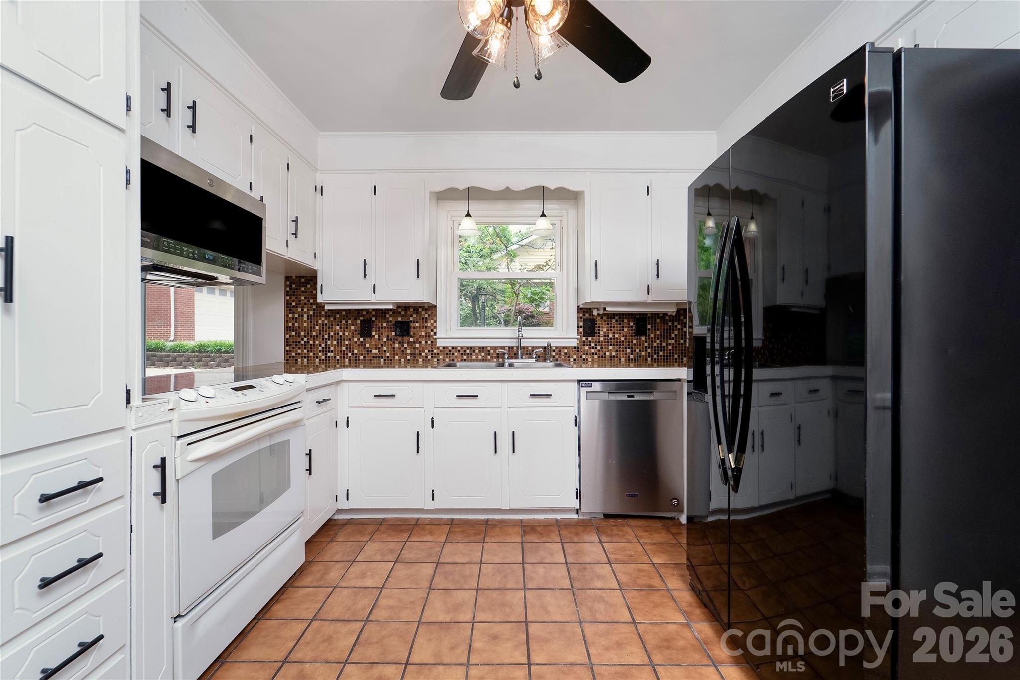 1025 S Magnolia Street — Mooresville