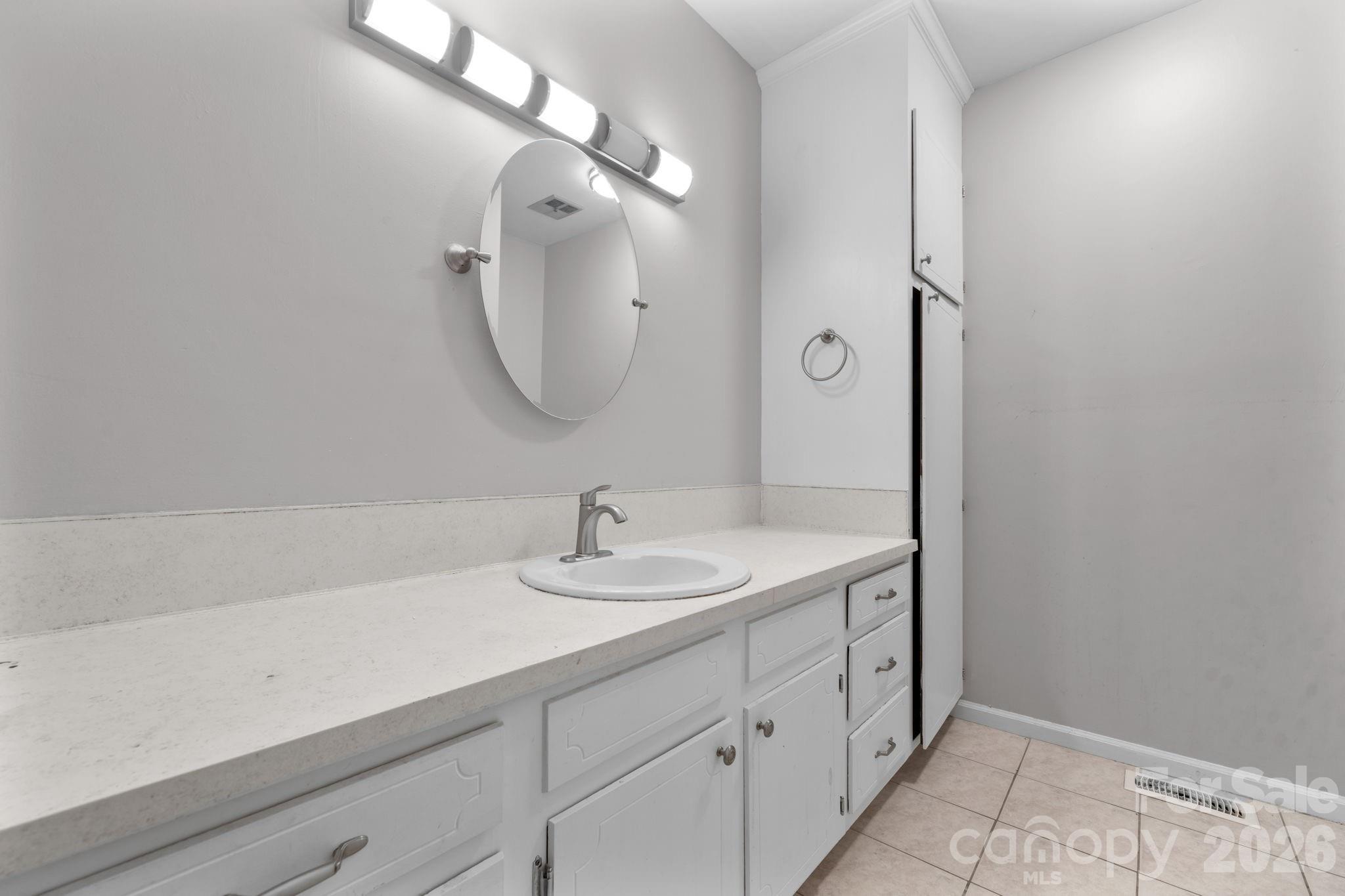 1330 5th Street NE #64 — Hickory