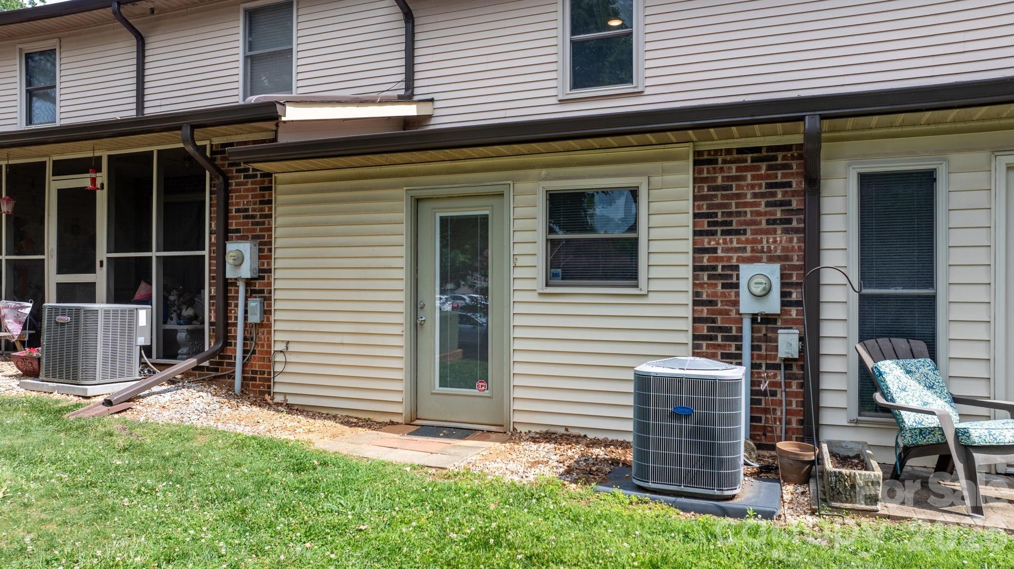 1330 5th Street NE #64 — Hickory