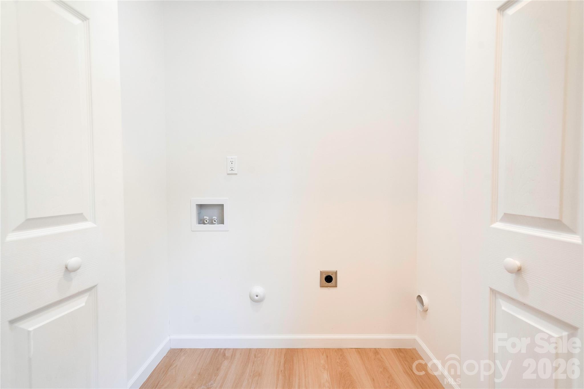 2994 Lutz Boulevard — Newton