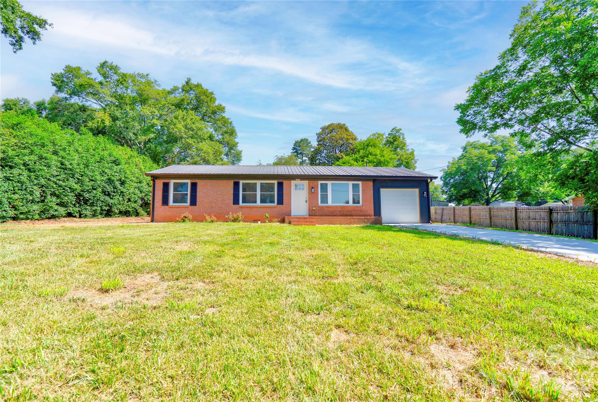 2994 Lutz Boulevard — Newton