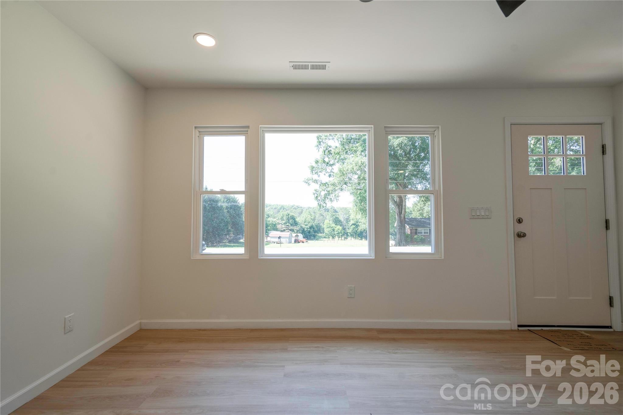 2994 Lutz Boulevard — Newton