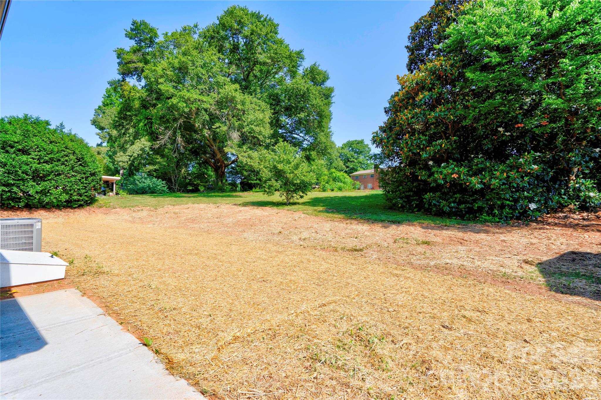 2994 Lutz Boulevard — Newton