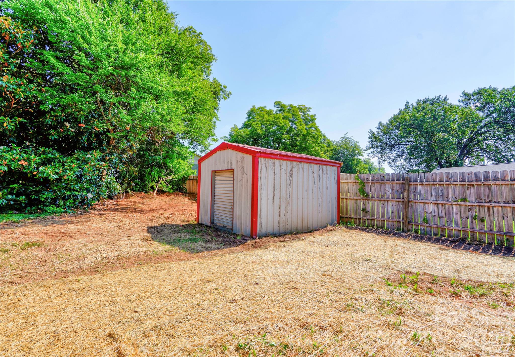 2994 Lutz Boulevard — Newton