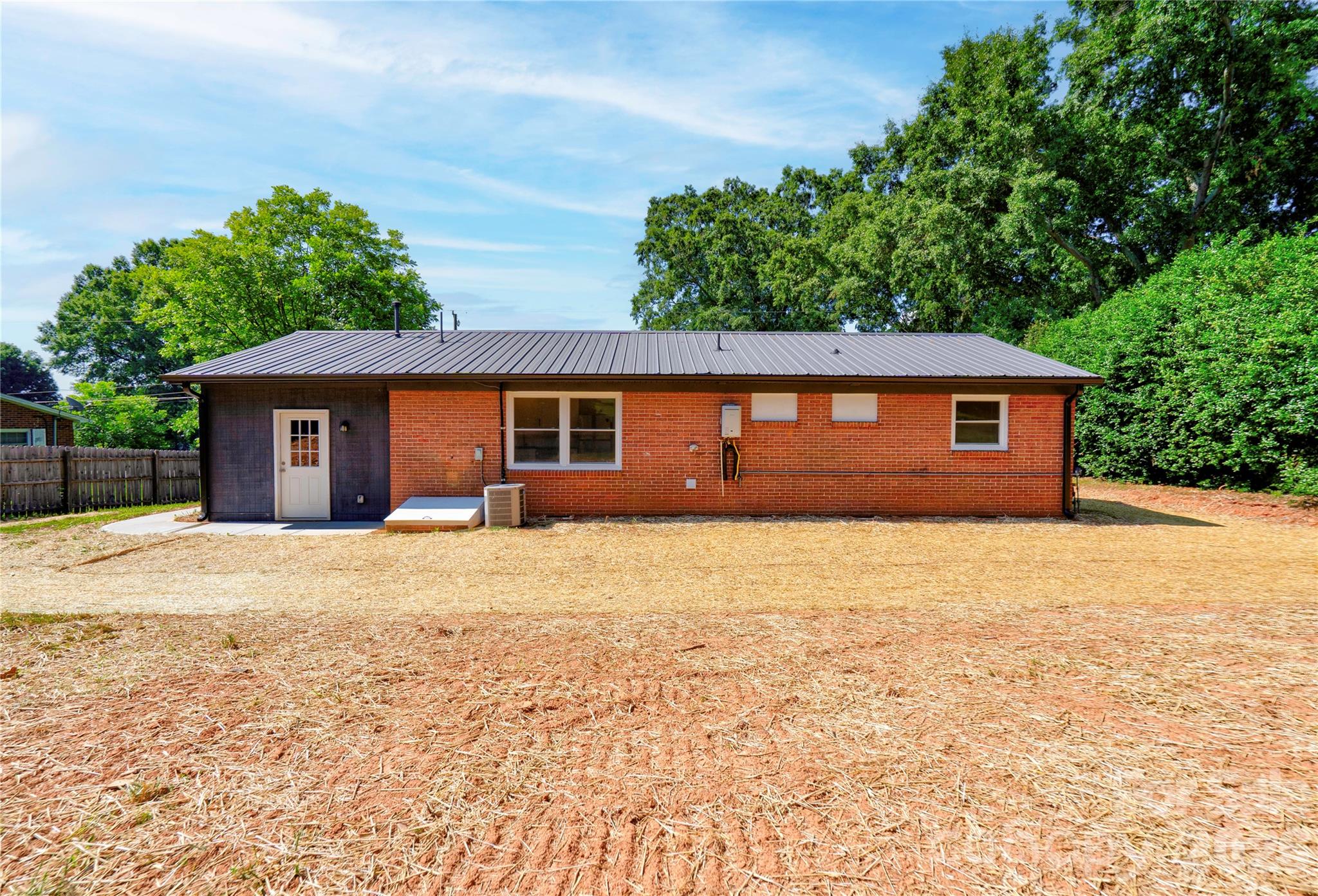 2994 Lutz Boulevard — Newton