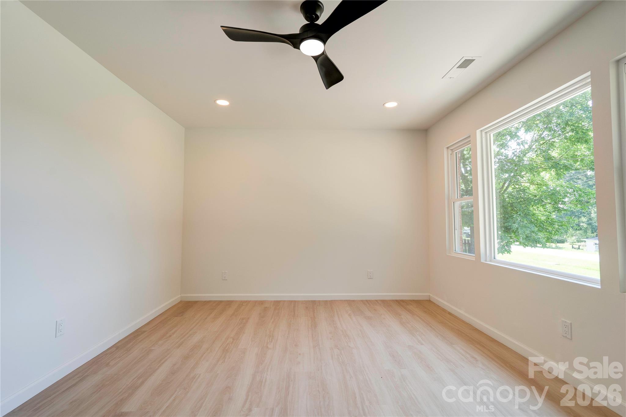 2994 Lutz Boulevard — Newton