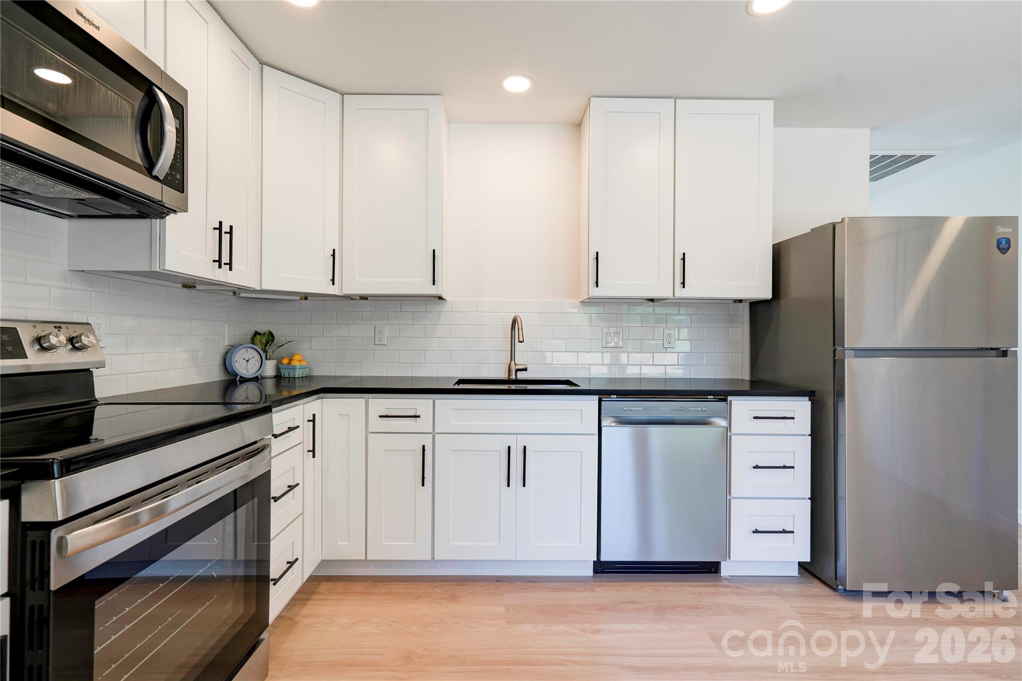 2994 Lutz Boulevard — Newton