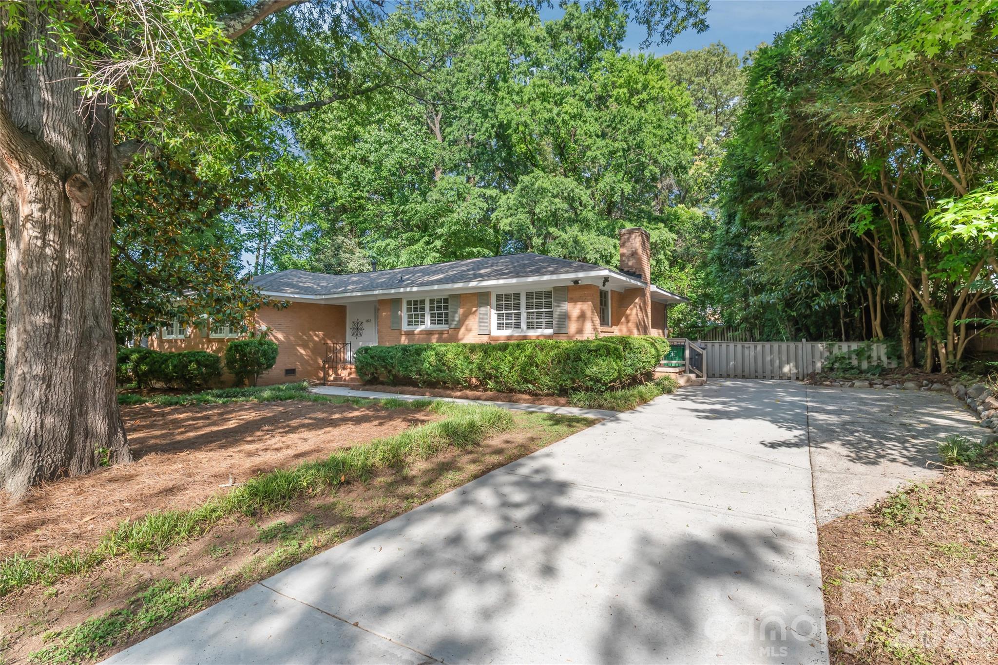 1612 Redcoat Drive — Charlotte