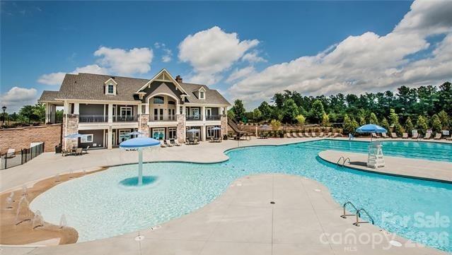 9609 Spurwig Court — Charlotte