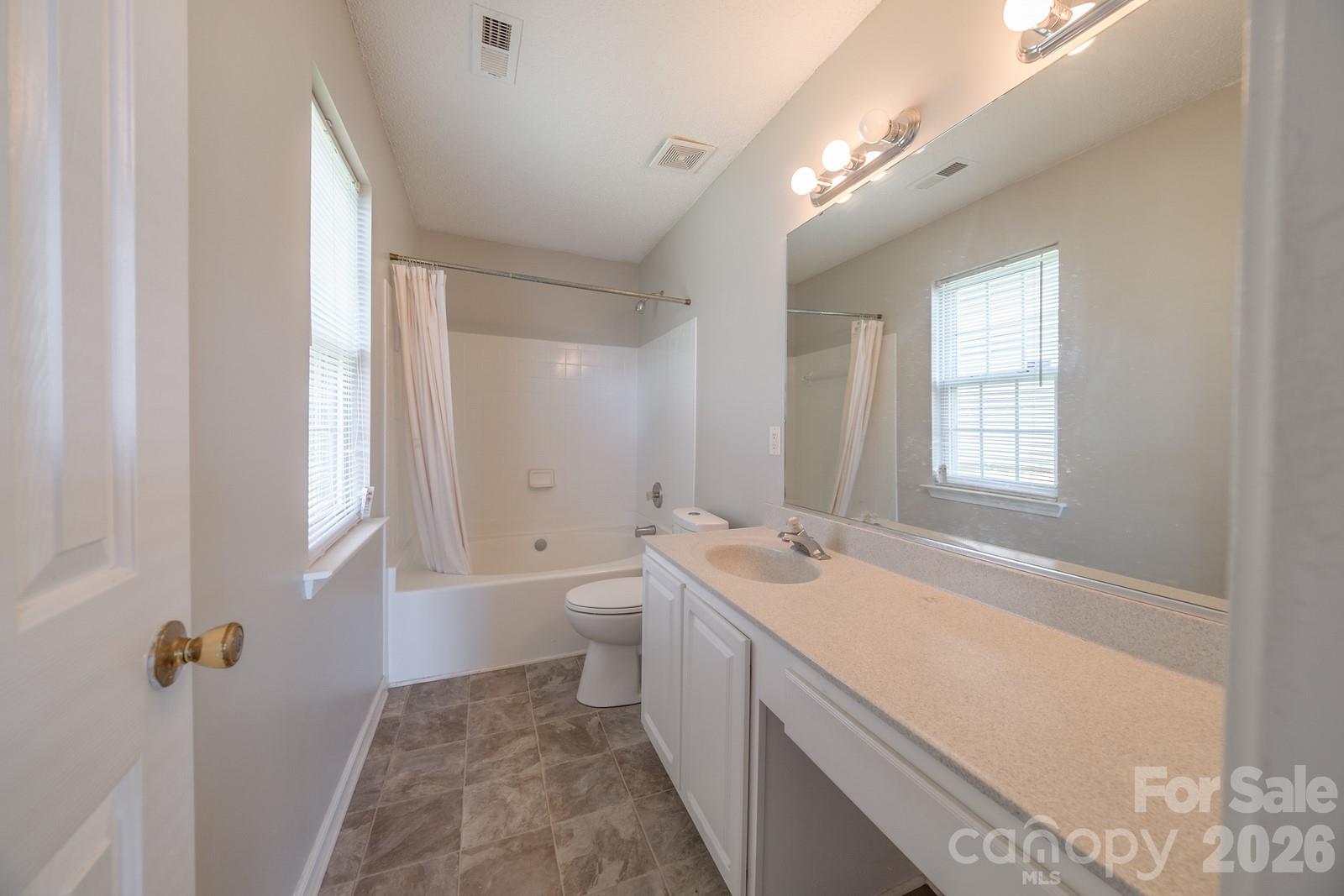 3003 Fairglen Road — Charlotte