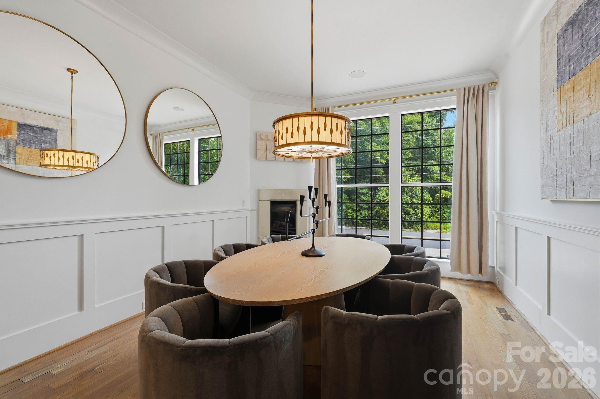 818 Ideal Way — Charlotte