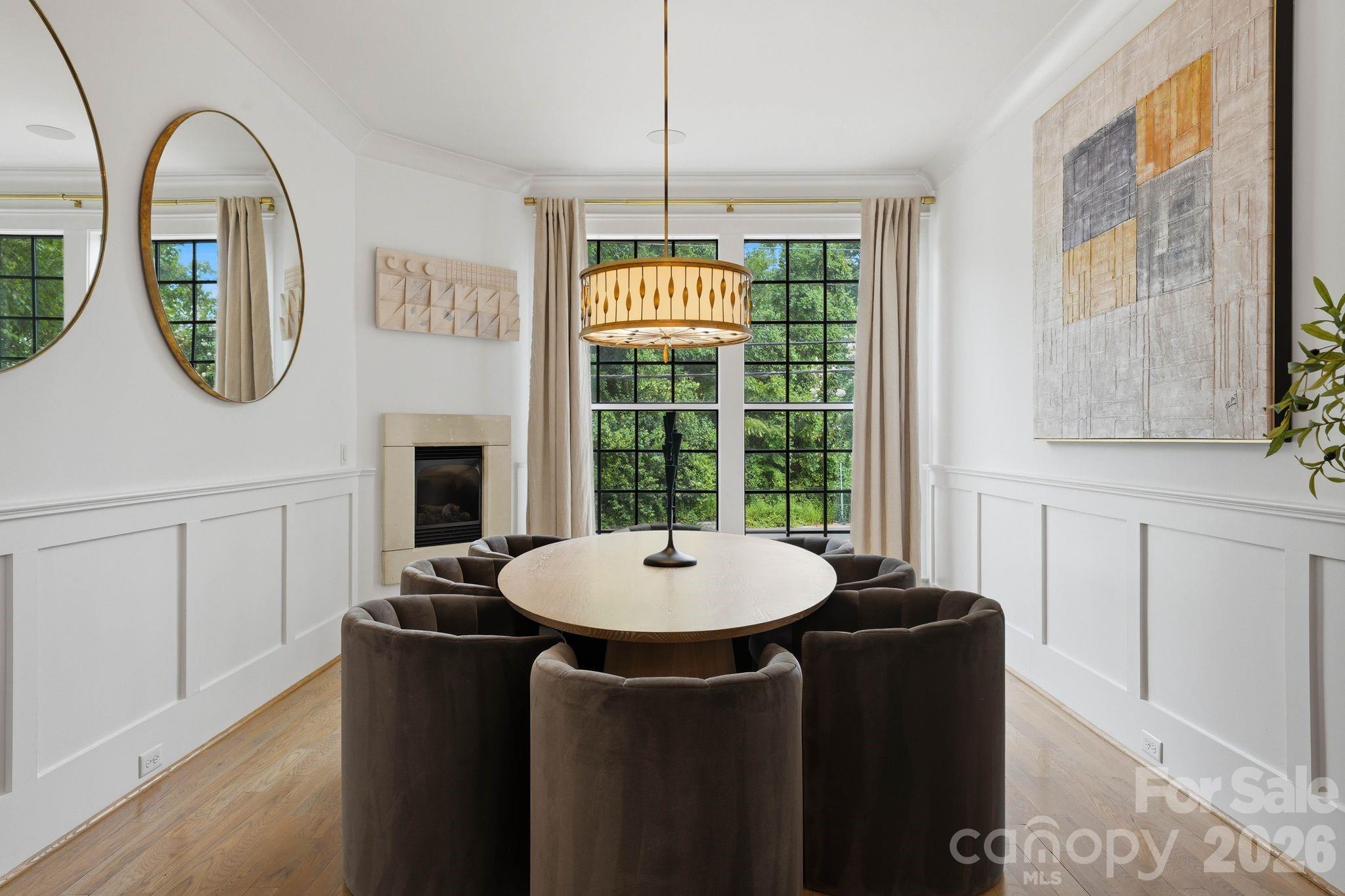 818 Ideal Way — Charlotte