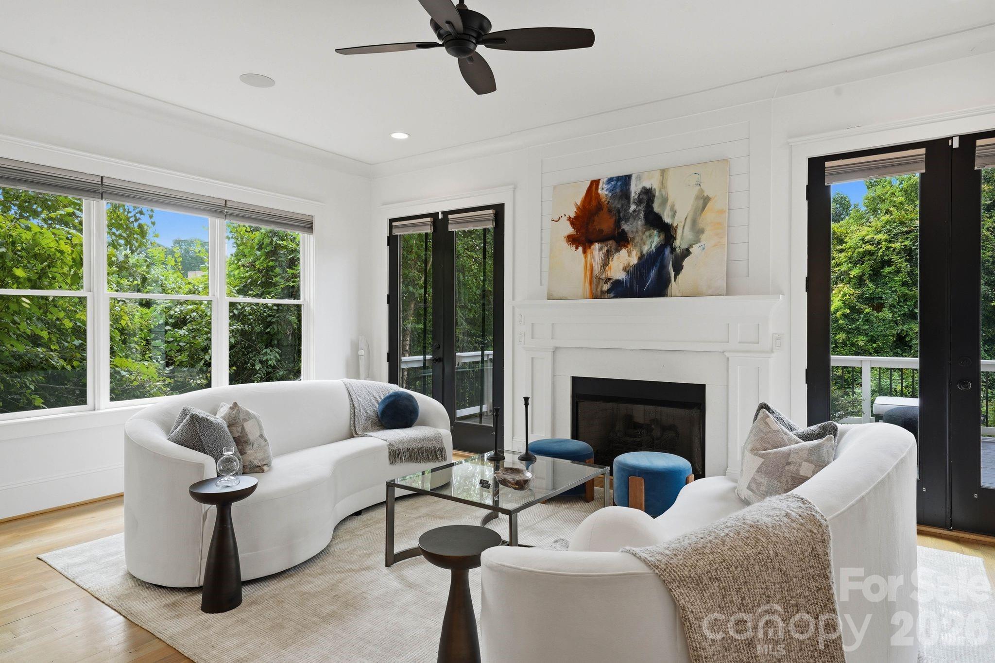 818 Ideal Way — Charlotte