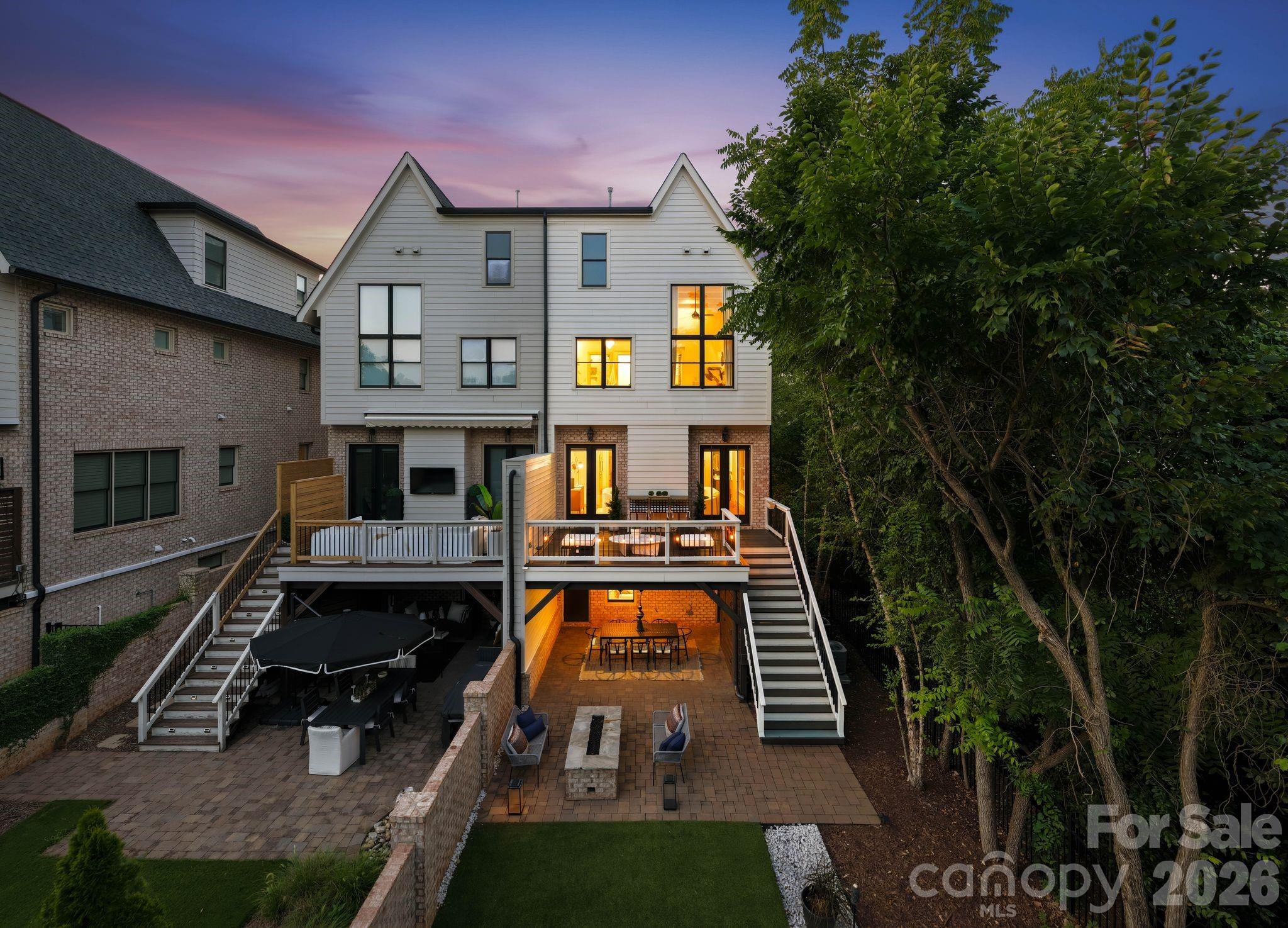 818 Ideal Way — Charlotte