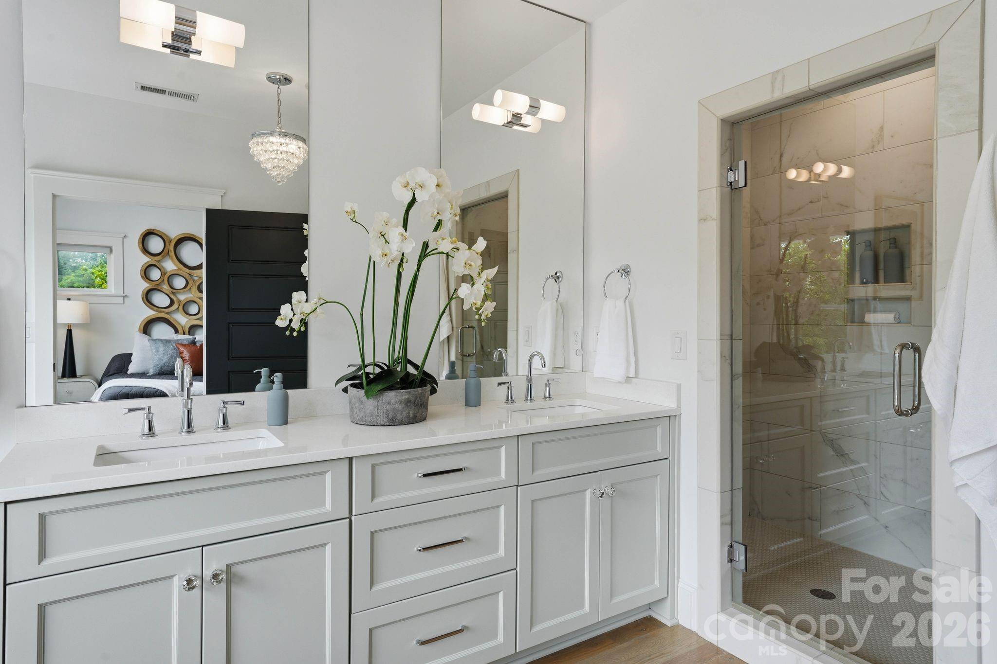 818 Ideal Way — Charlotte
