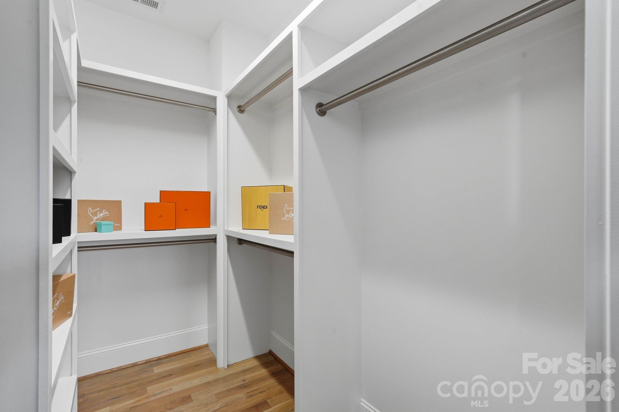818 Ideal Way — Charlotte
