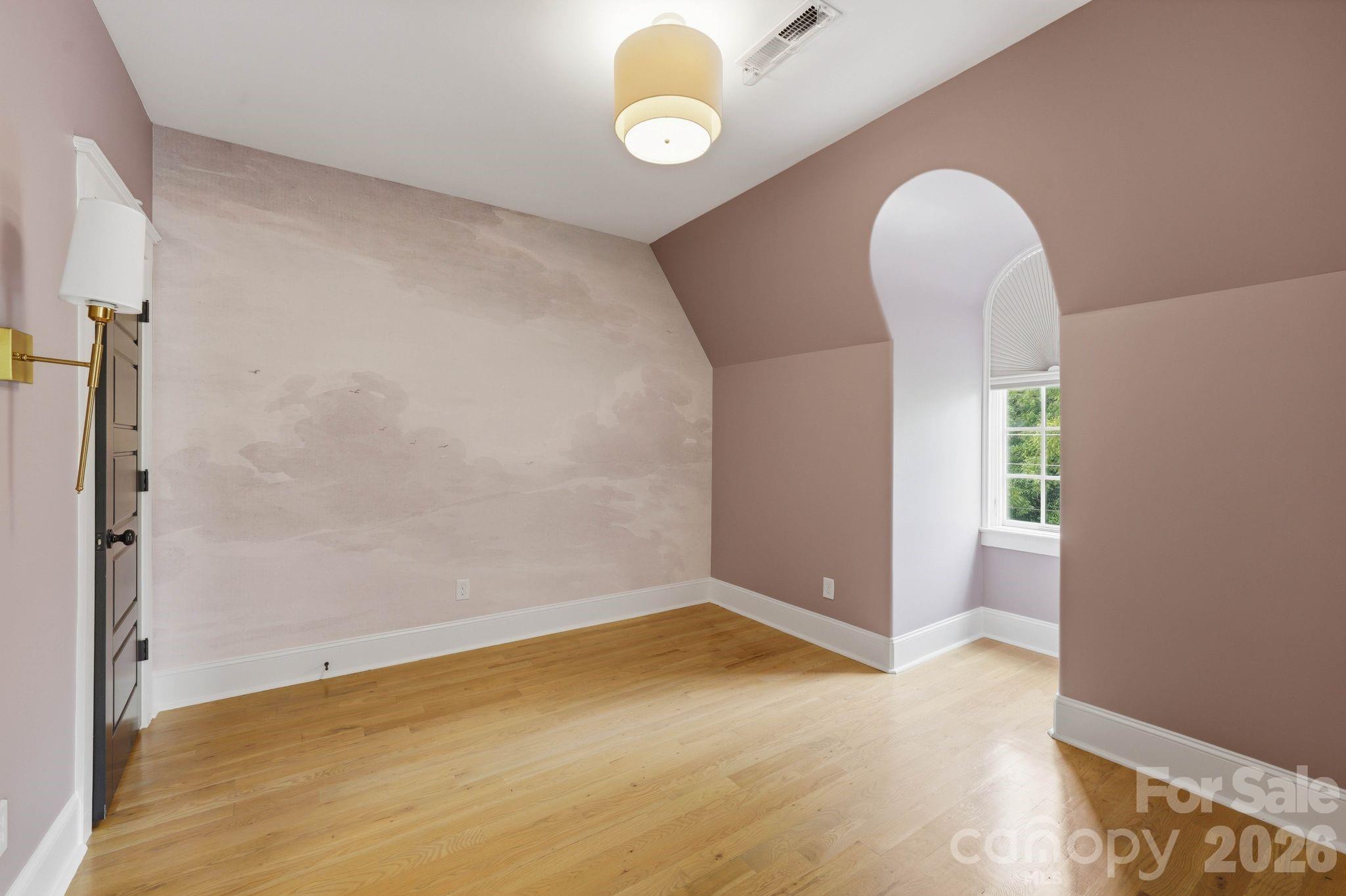 818 Ideal Way — Charlotte