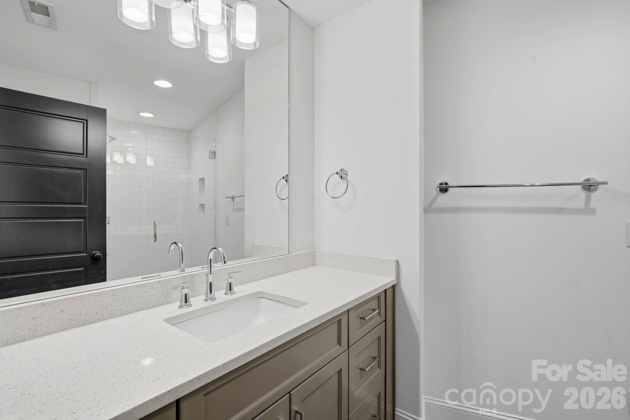 818 Ideal Way — Charlotte