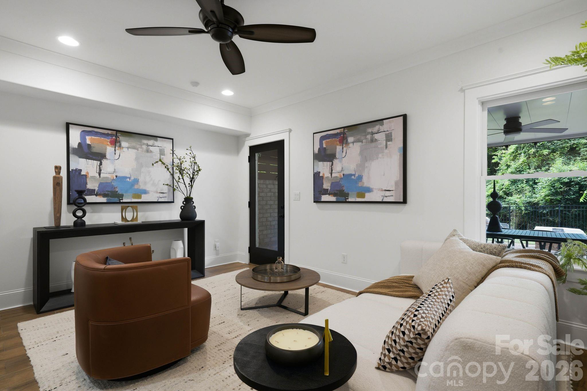 818 Ideal Way — Charlotte