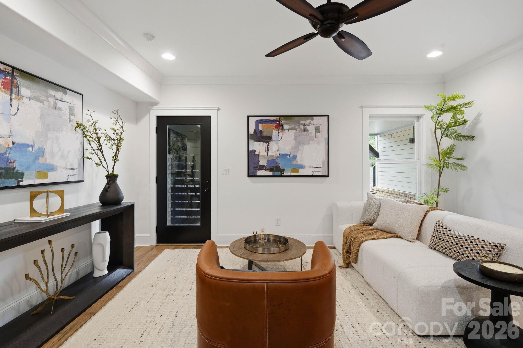 818 Ideal Way — Charlotte