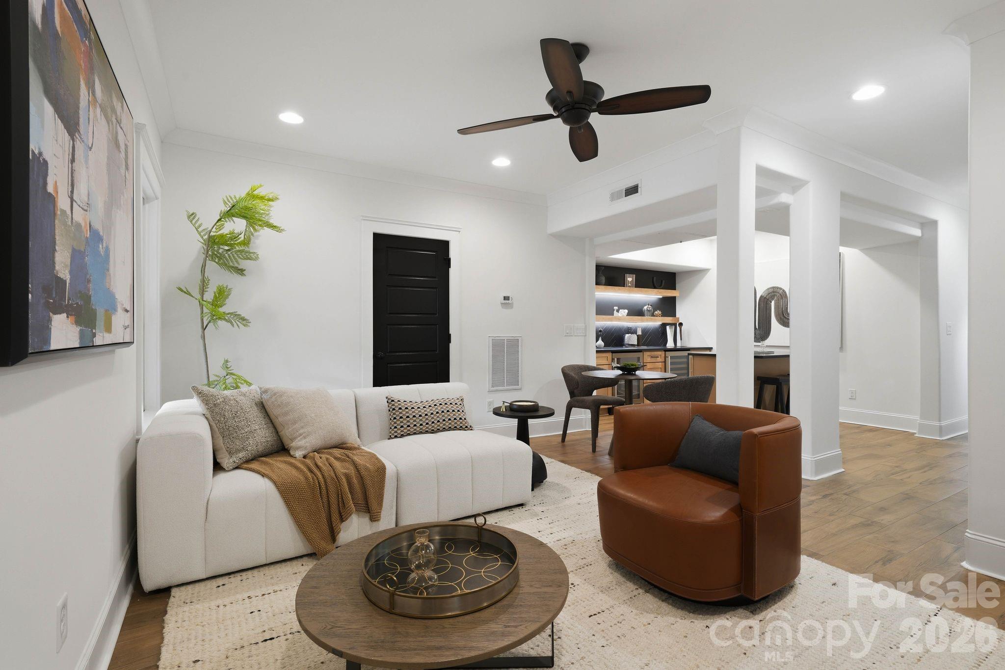 818 Ideal Way — Charlotte