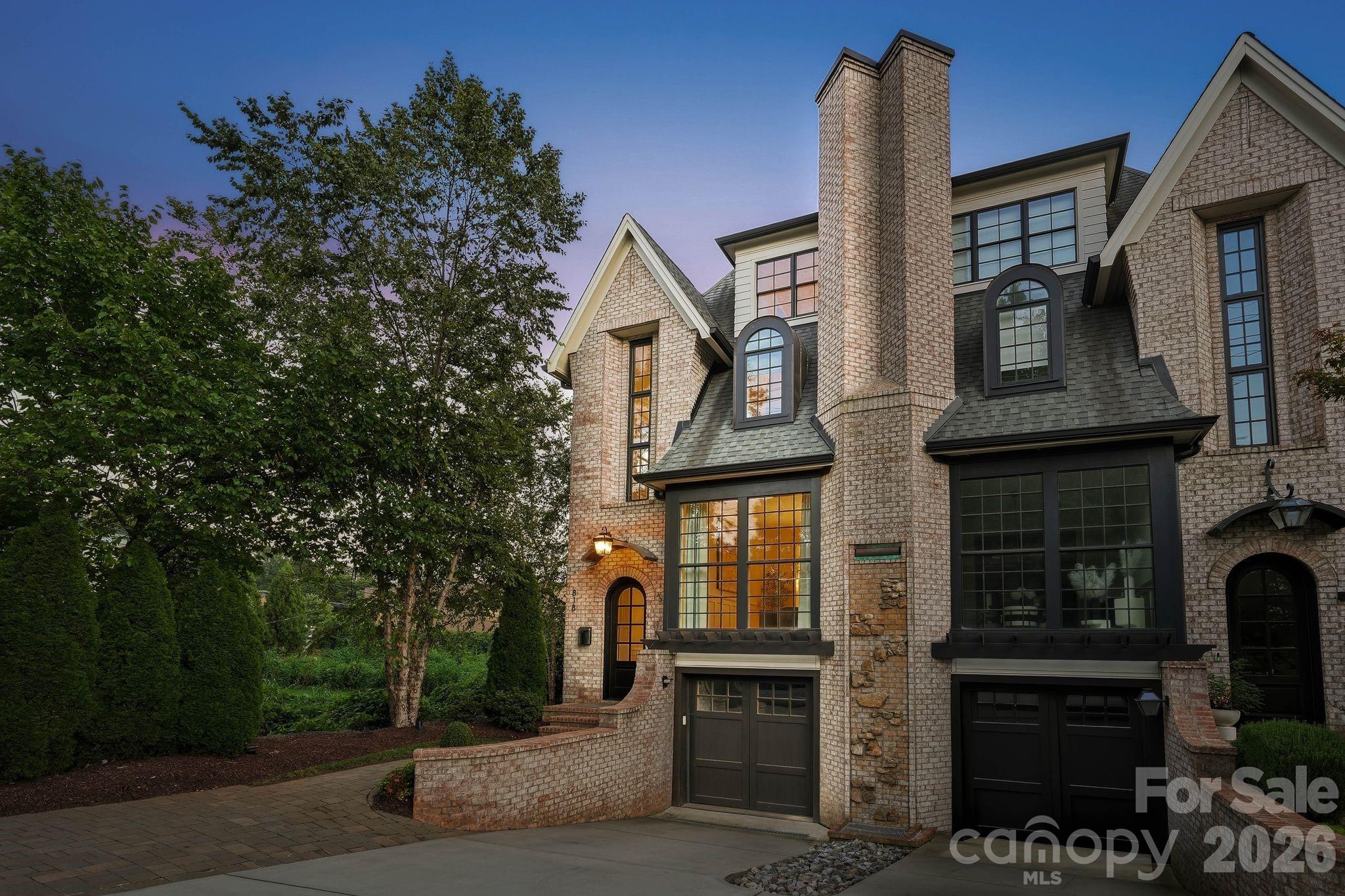 818 Ideal Way — Charlotte