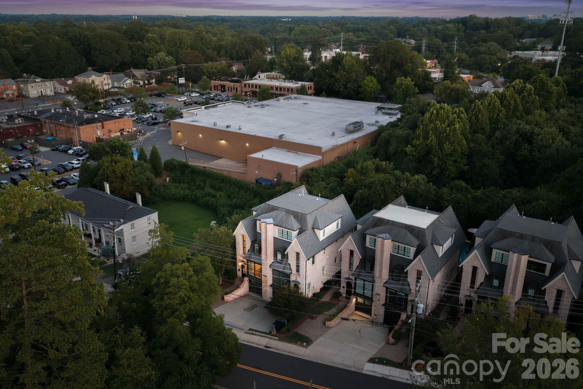 818 Ideal Way — Charlotte