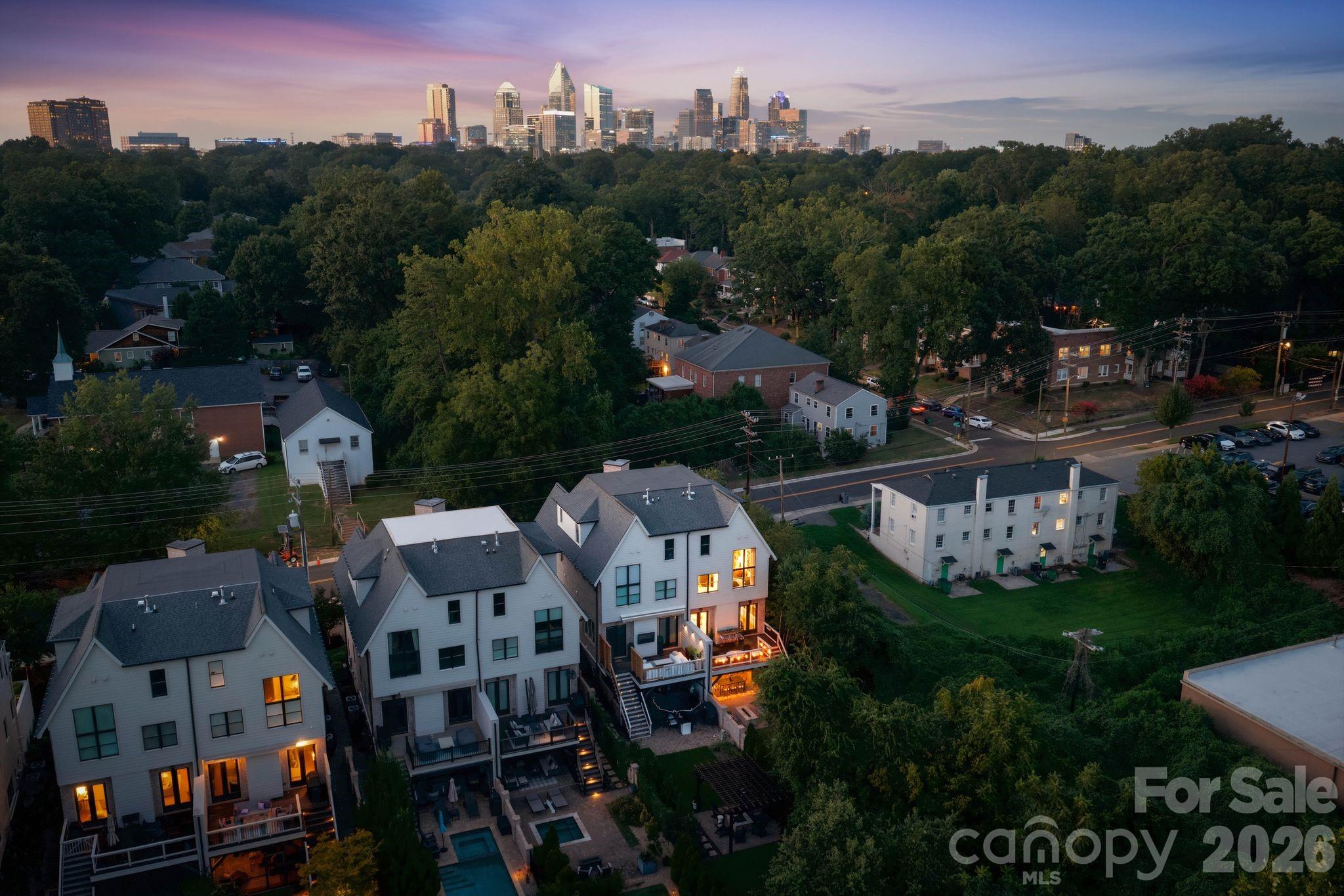 818 Ideal Way — Charlotte