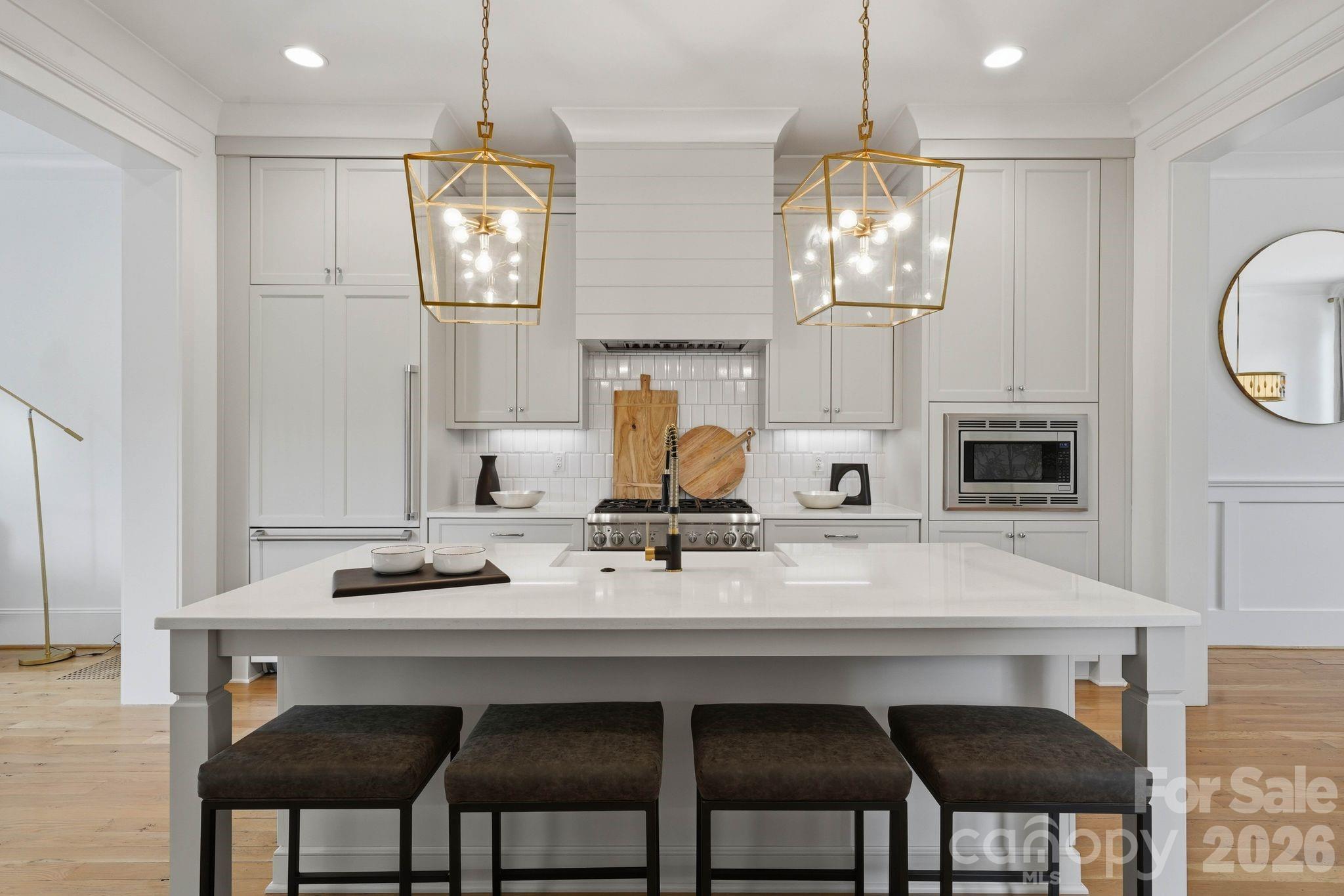 818 Ideal Way — Charlotte