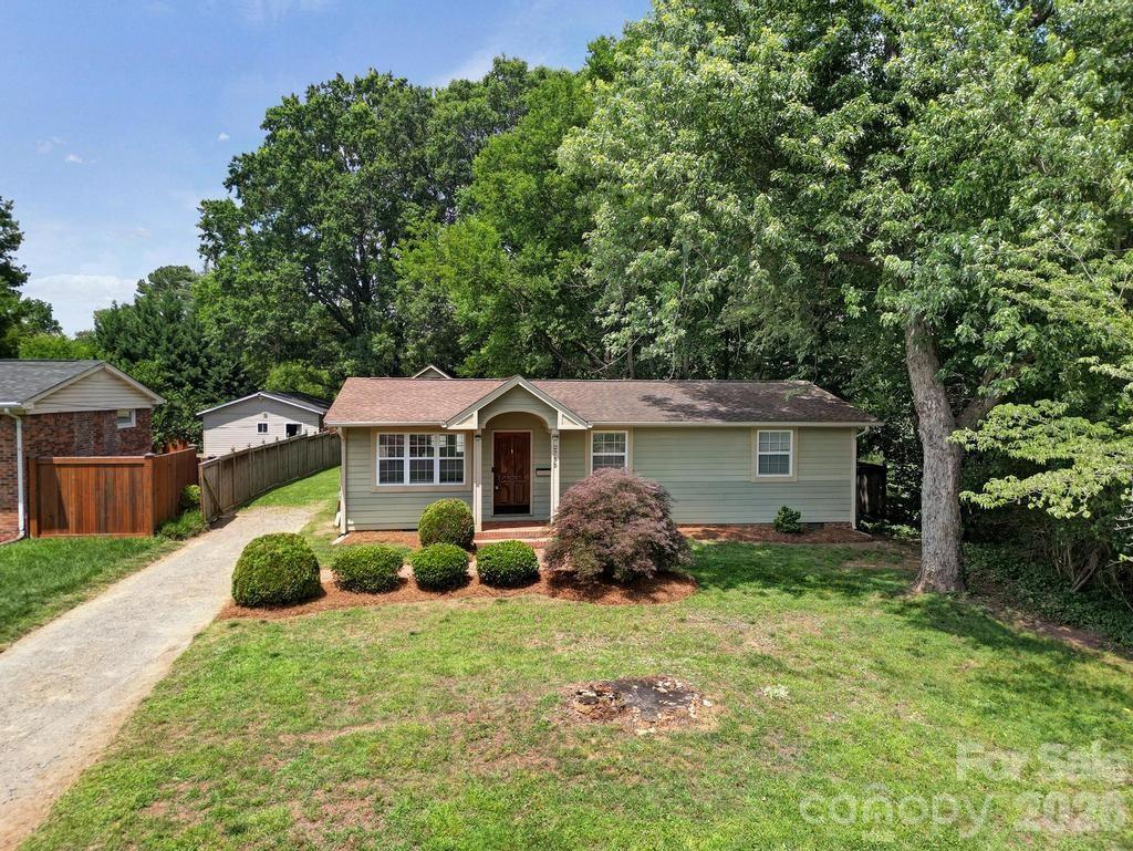 2715 Springway Drive — Charlotte