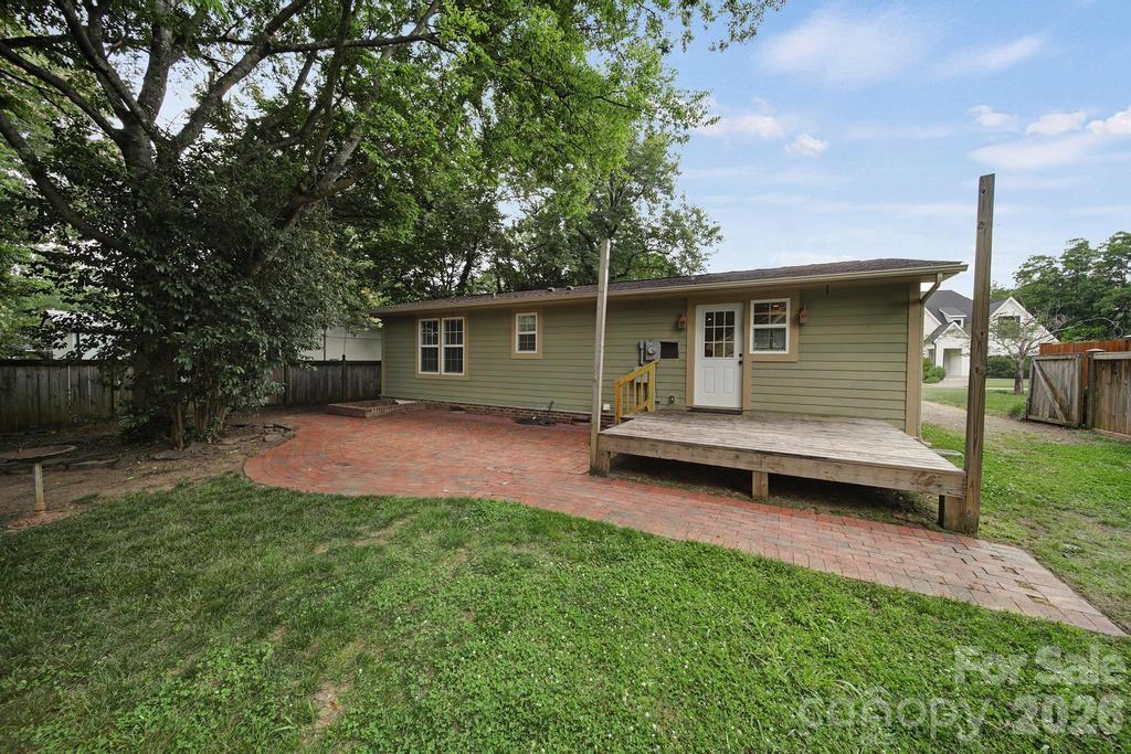 2715 Springway Drive — Charlotte