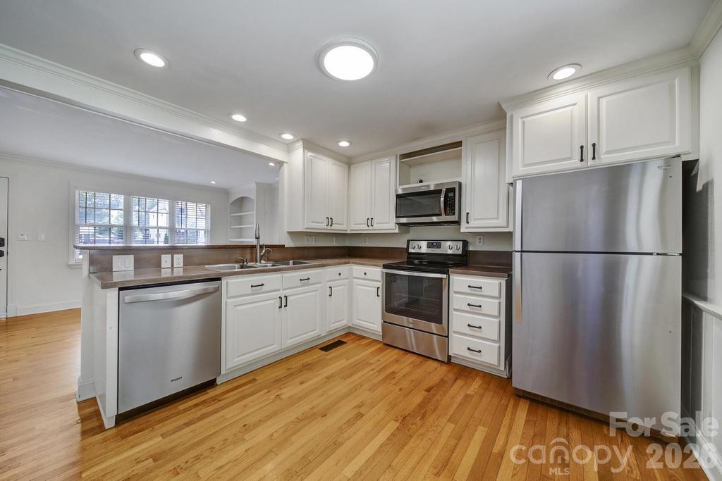 2715 Springway Drive — Charlotte