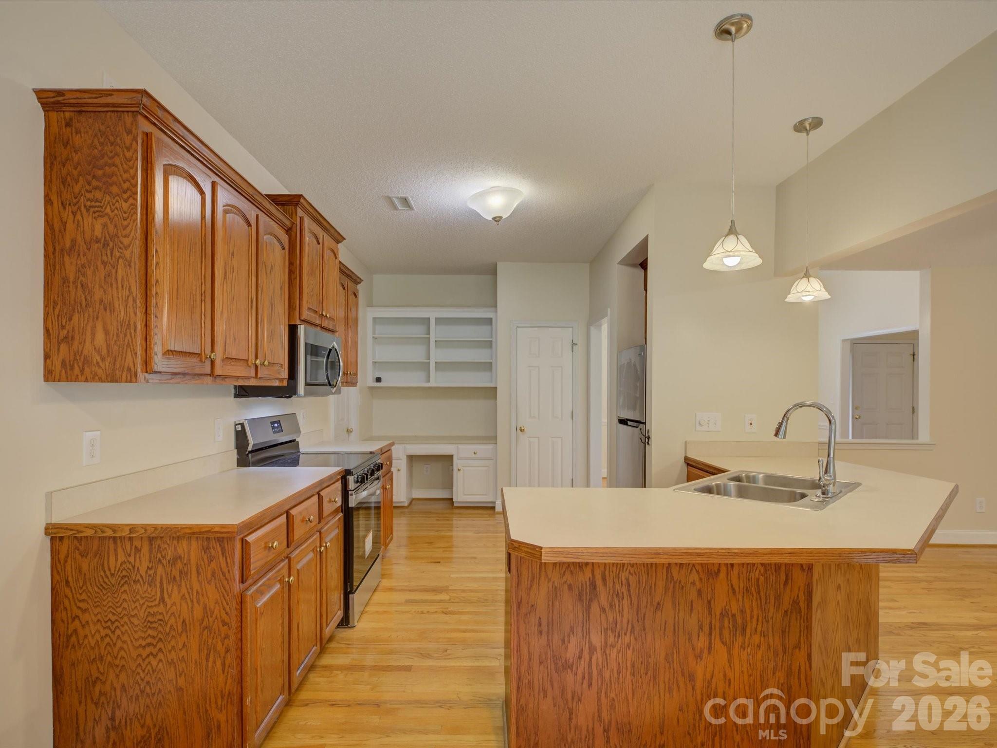 1527 Lavington Court — Gastonia