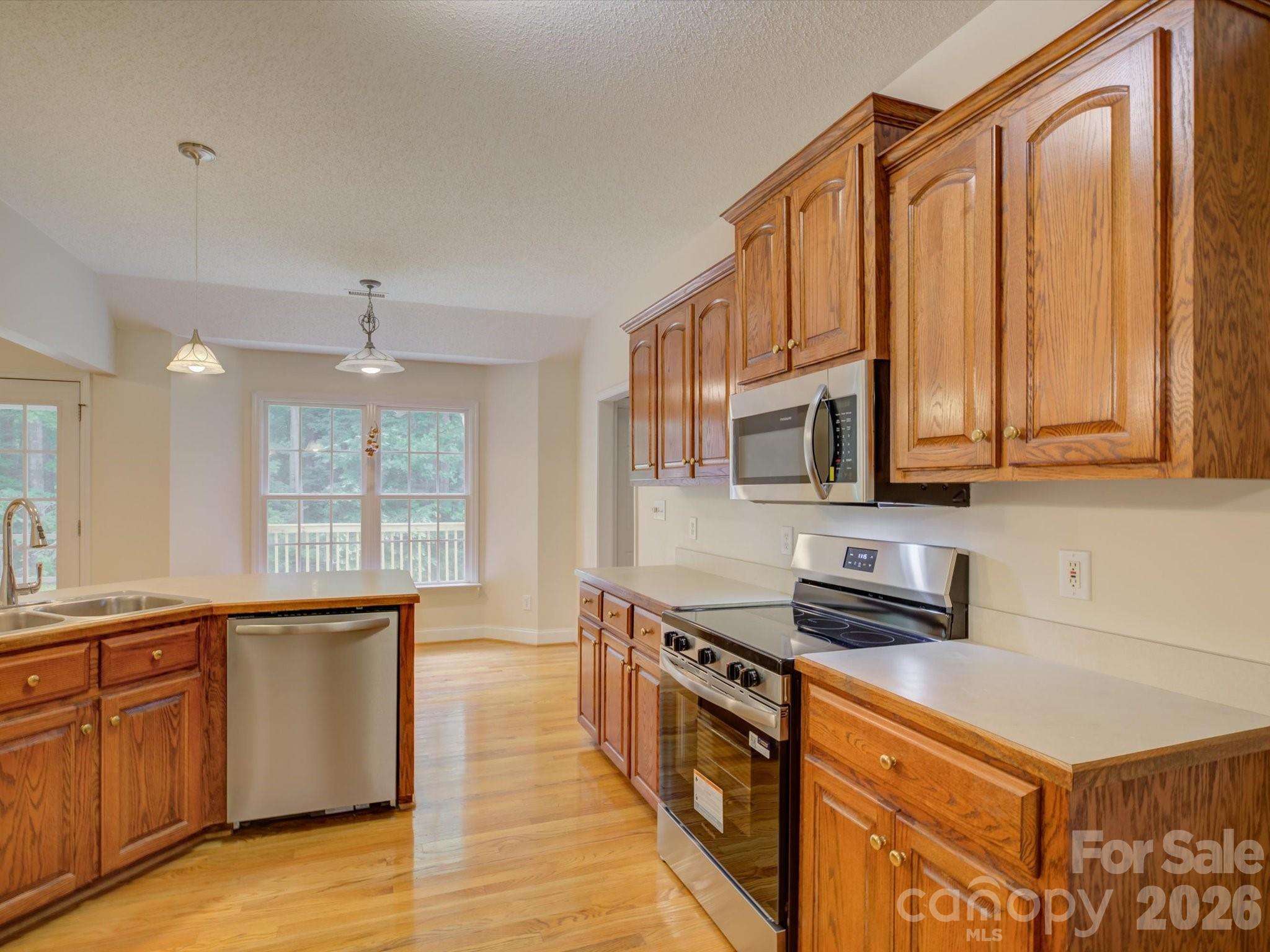 1527 Lavington Court — Gastonia