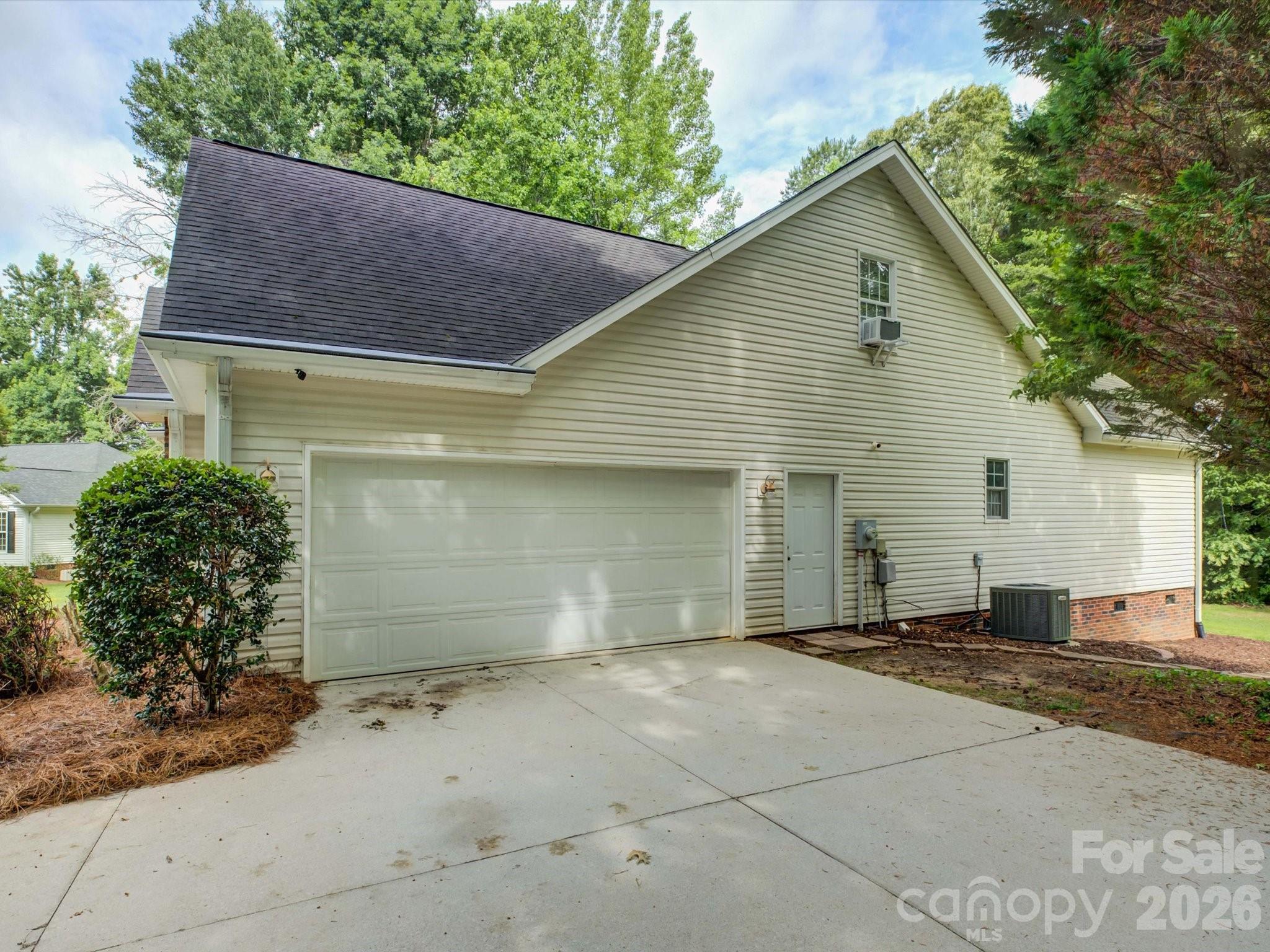1527 Lavington Court — Gastonia