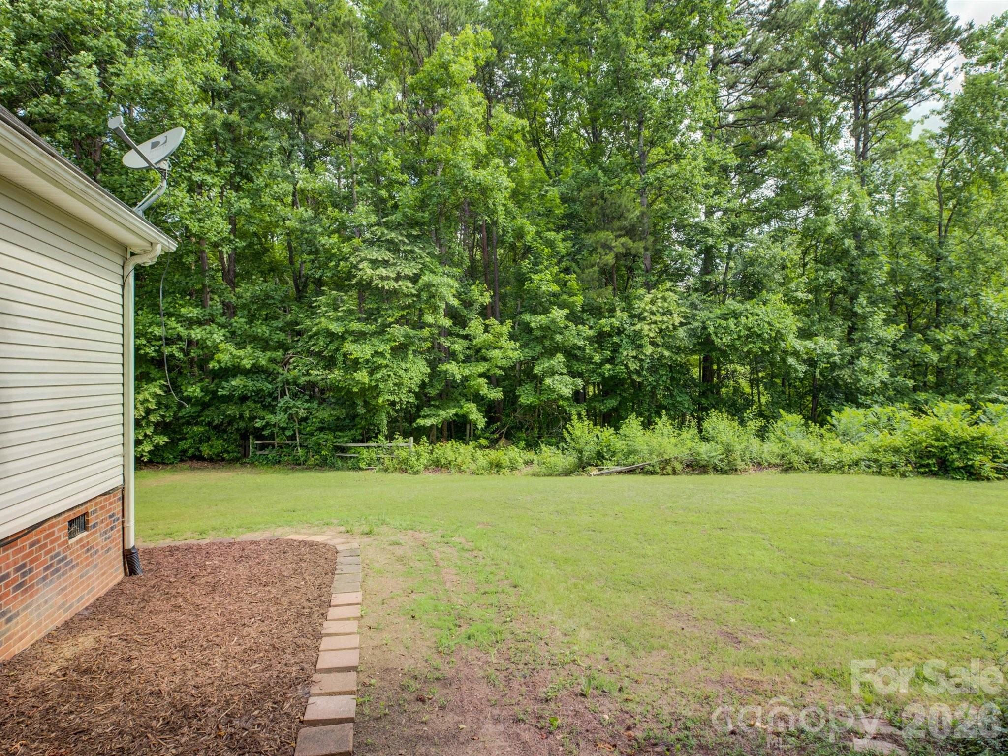 1527 Lavington Court — Gastonia