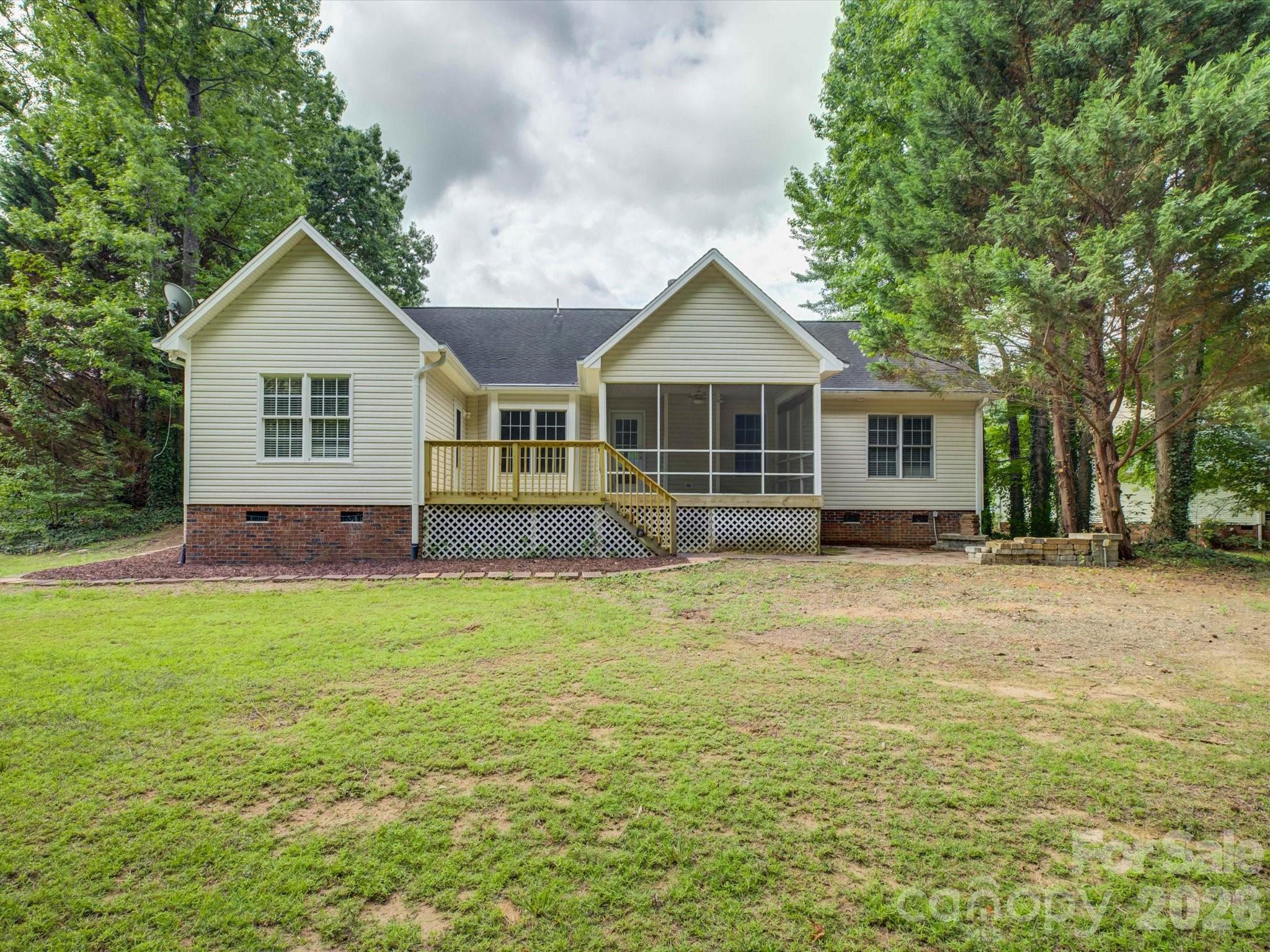 1527 Lavington Court — Gastonia