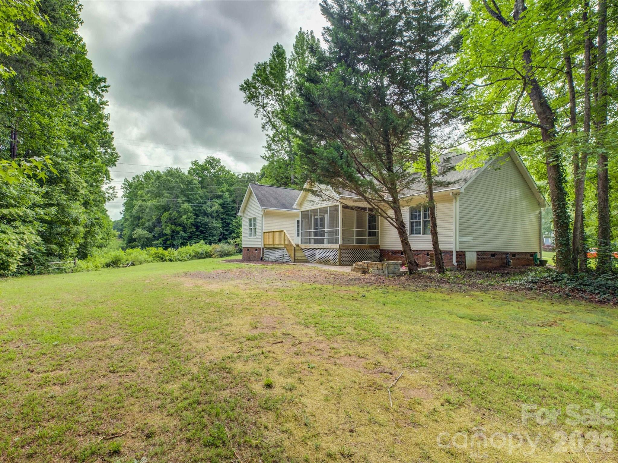 1527 Lavington Court — Gastonia