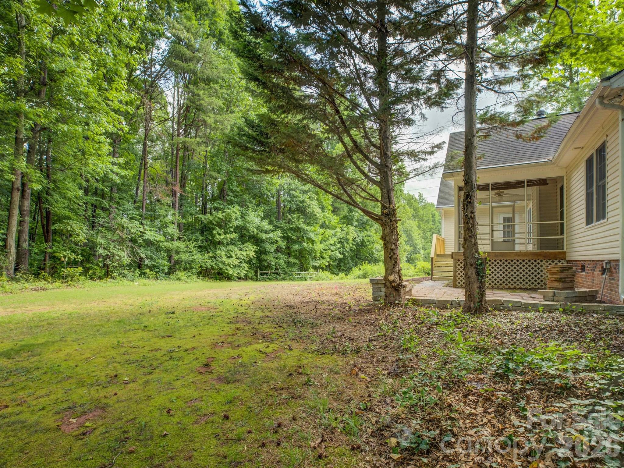 1527 Lavington Court — Gastonia