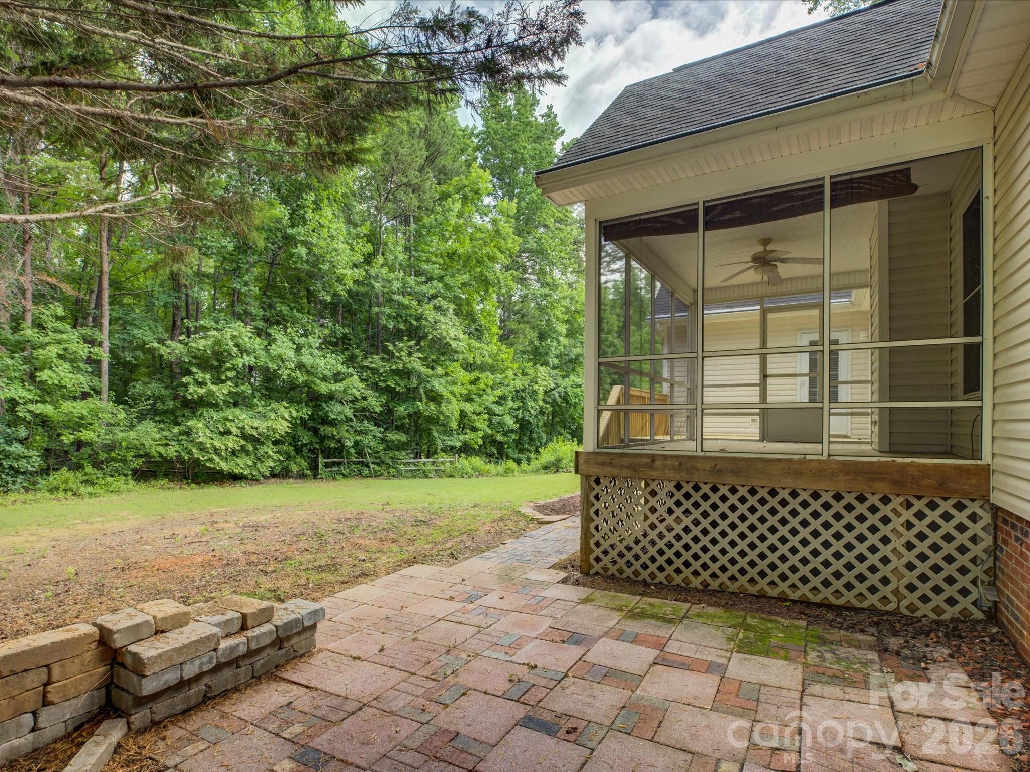 1527 Lavington Court — Gastonia