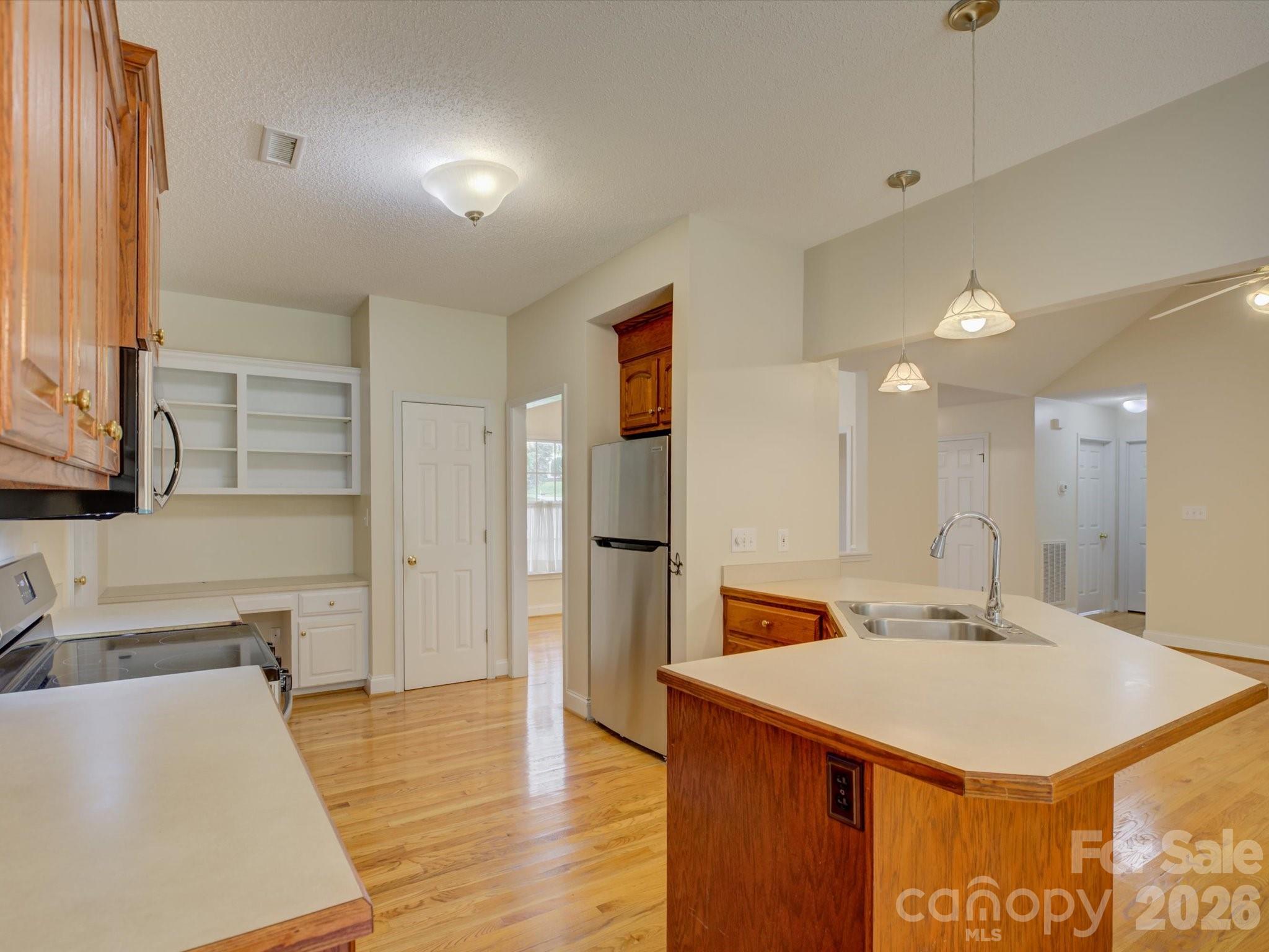 1527 Lavington Court — Gastonia