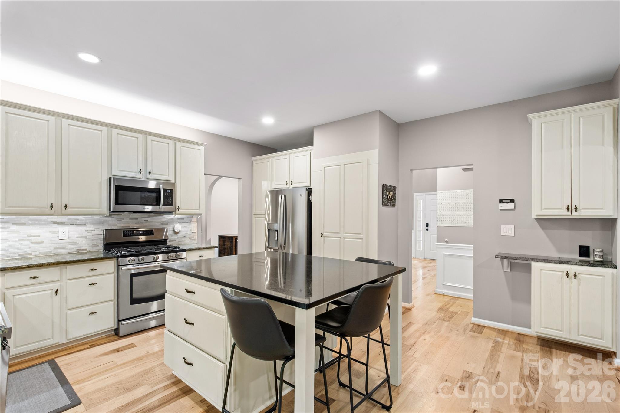 1126 W Arrow Lake Court — Lancaster