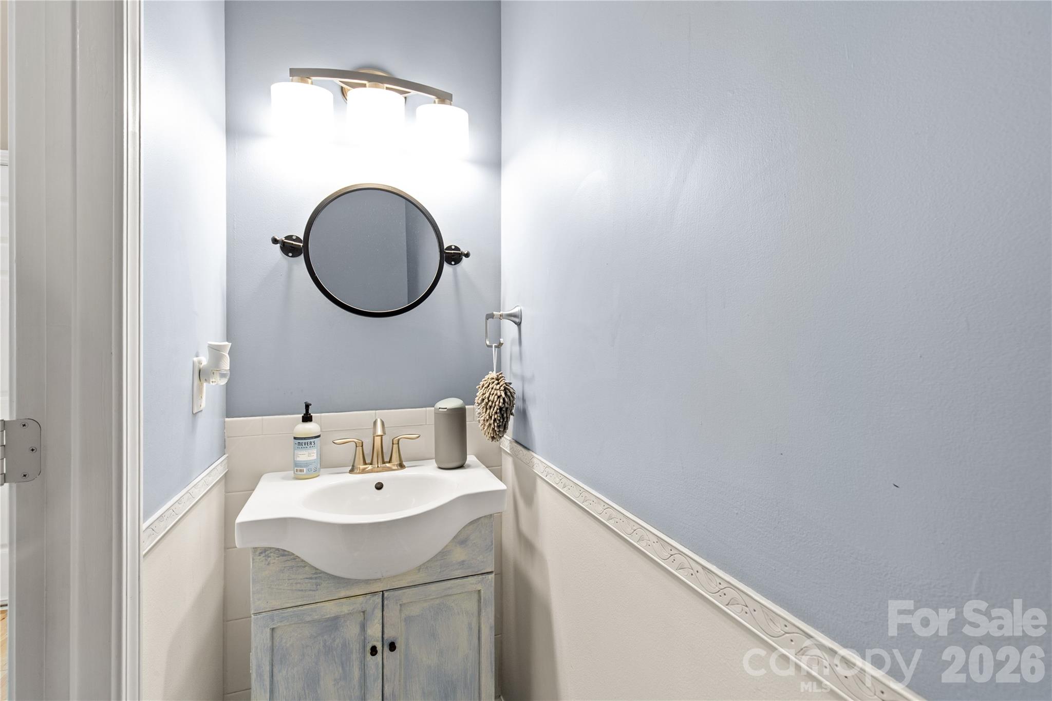 1126 W Arrow Lake Court — Lancaster