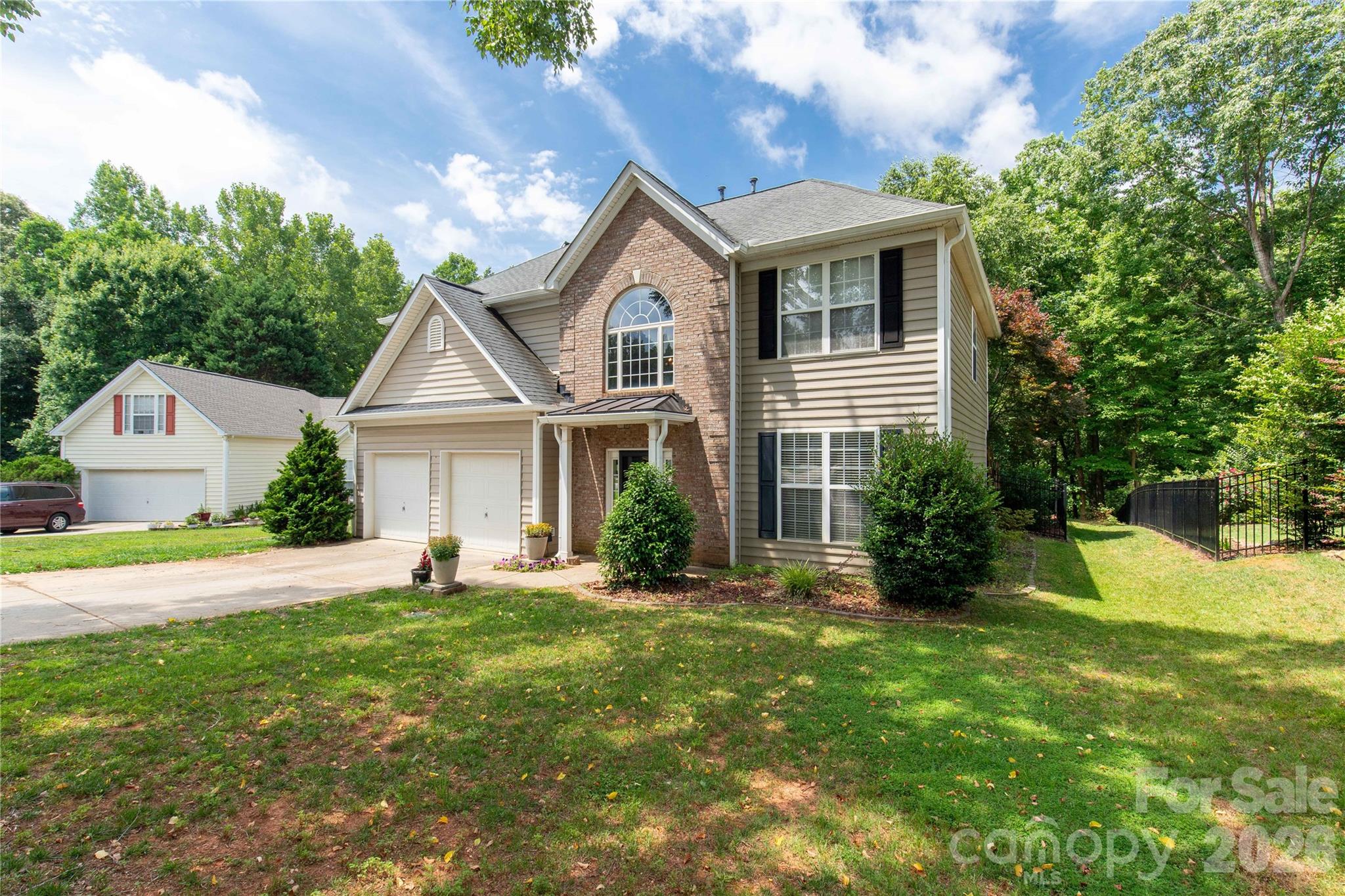 1126 W Arrow Lake Court — Lancaster