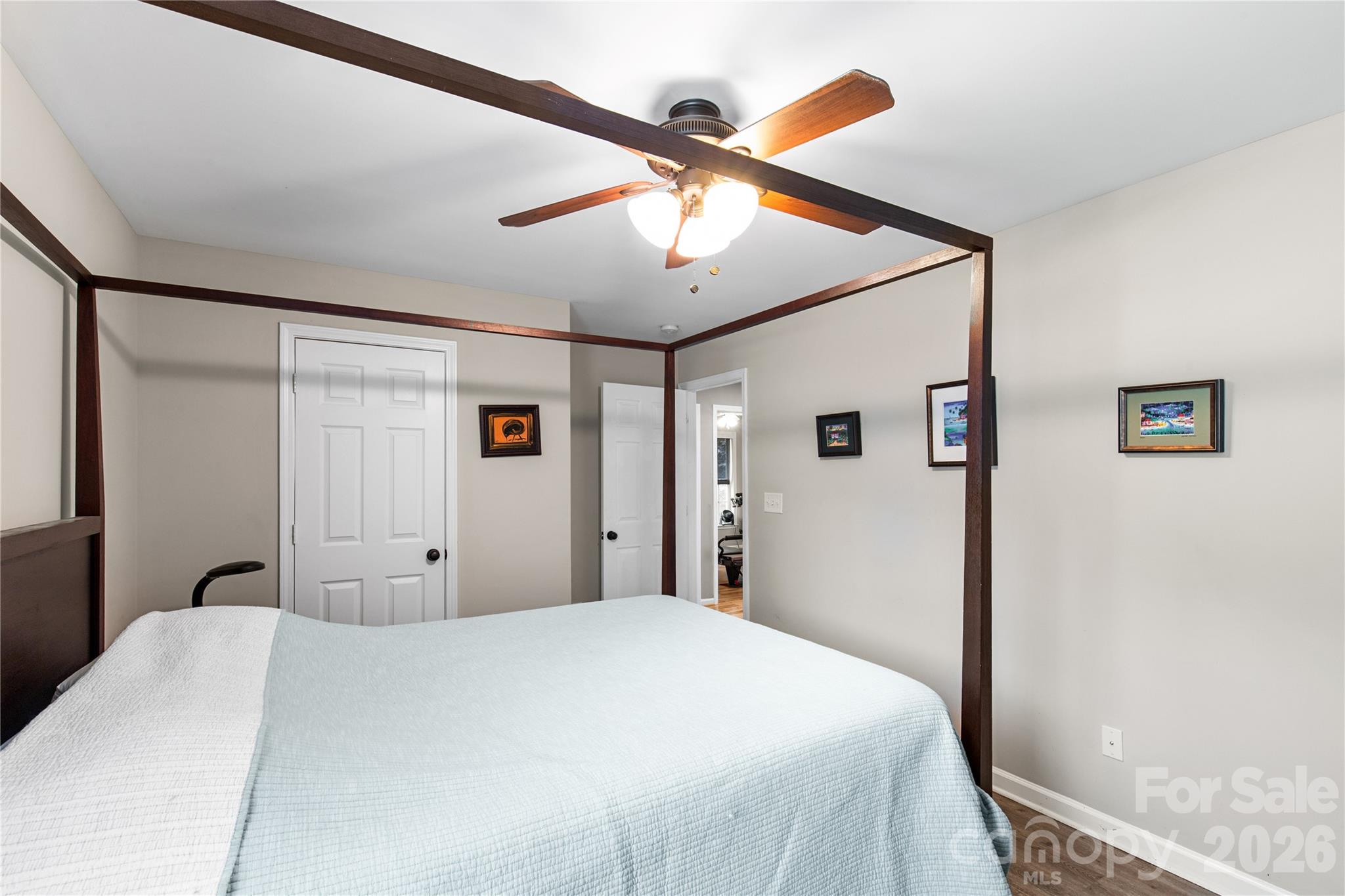 1126 W Arrow Lake Court — Lancaster