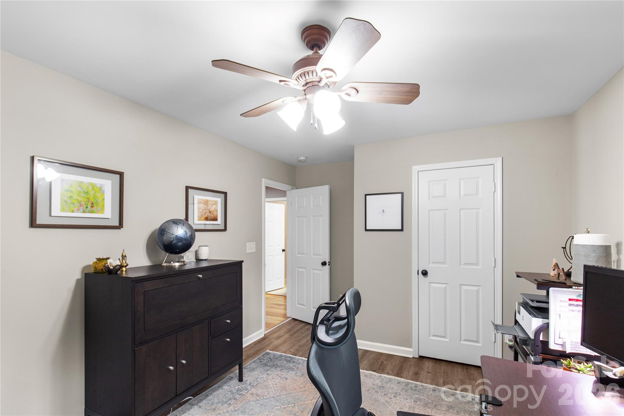 1126 W Arrow Lake Court — Lancaster