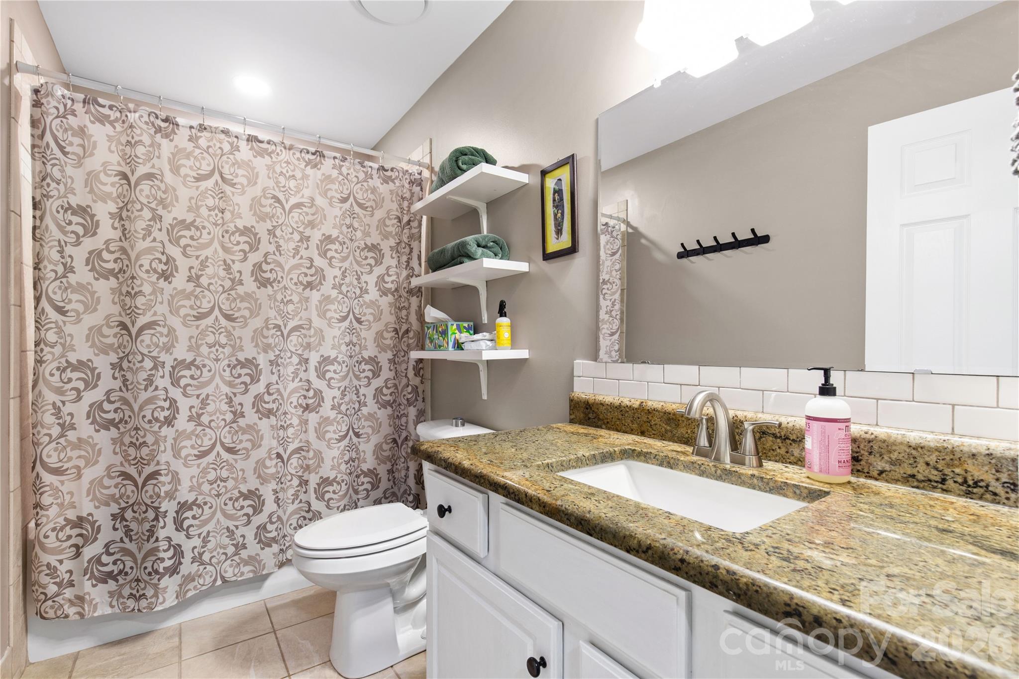1126 W Arrow Lake Court — Lancaster