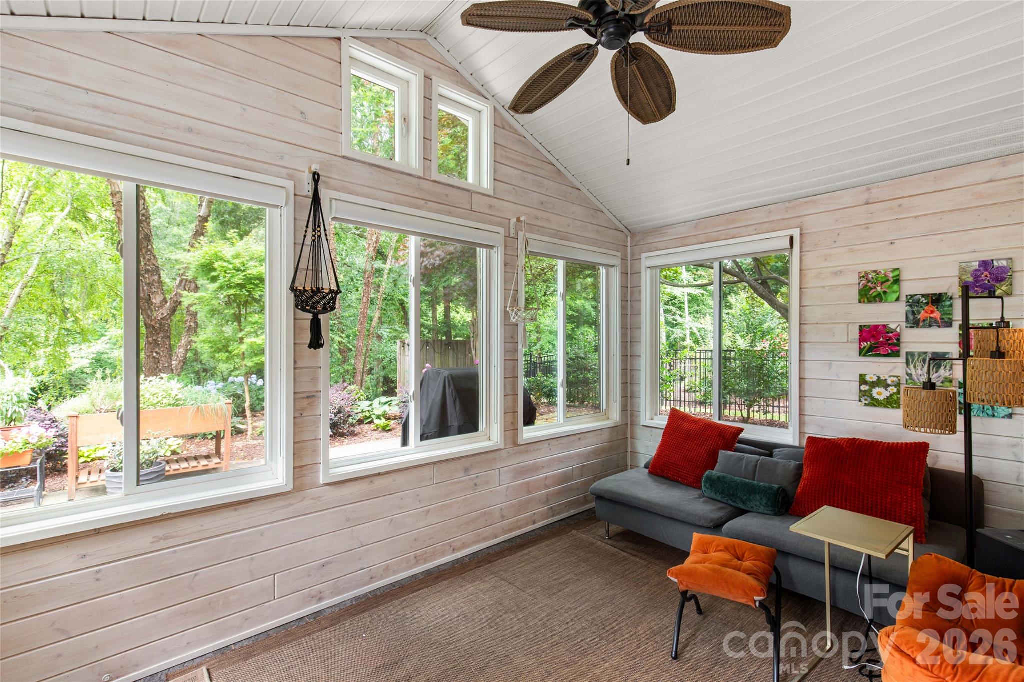 1126 W Arrow Lake Court — Lancaster