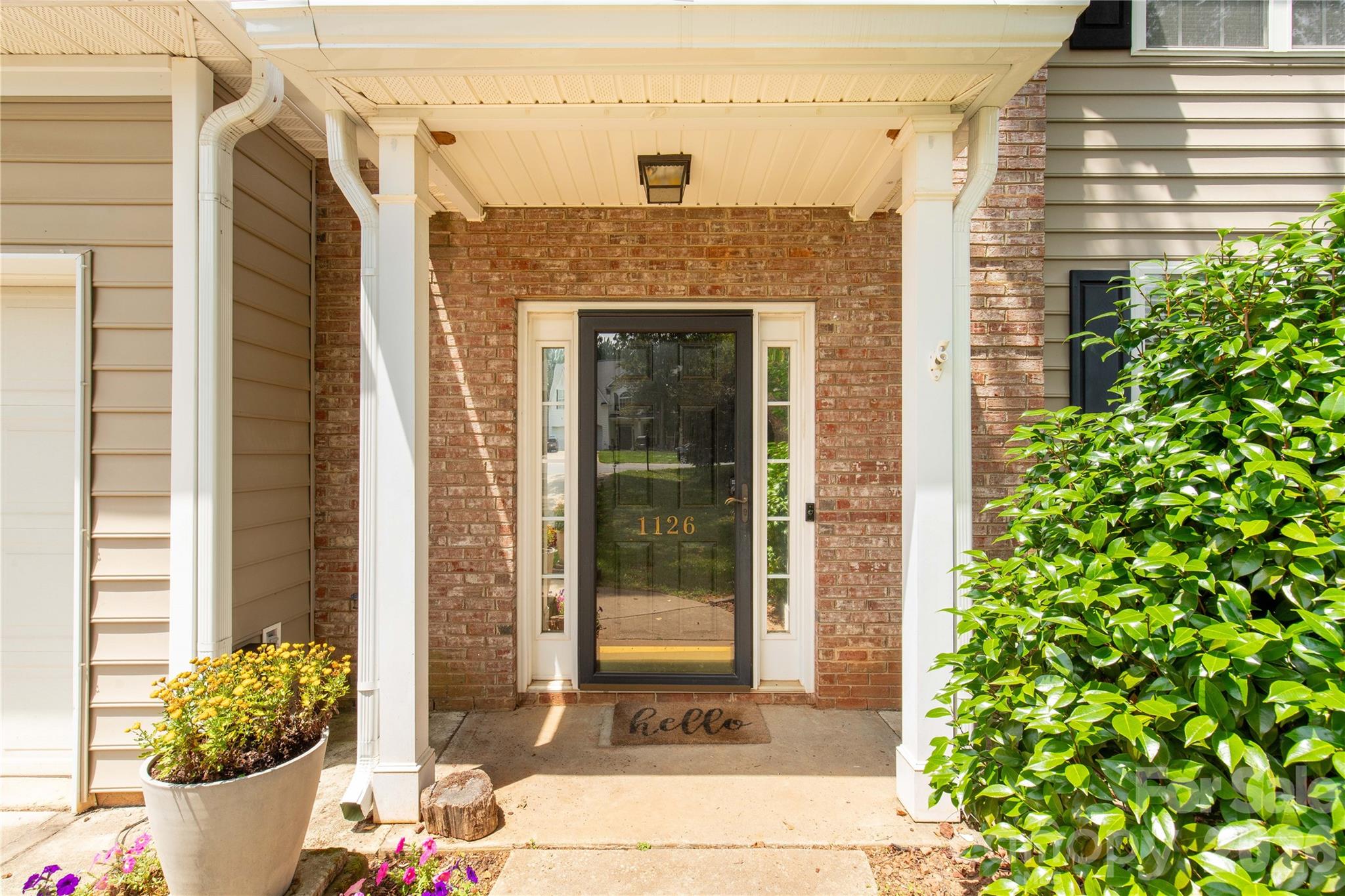 1126 W Arrow Lake Court — Lancaster