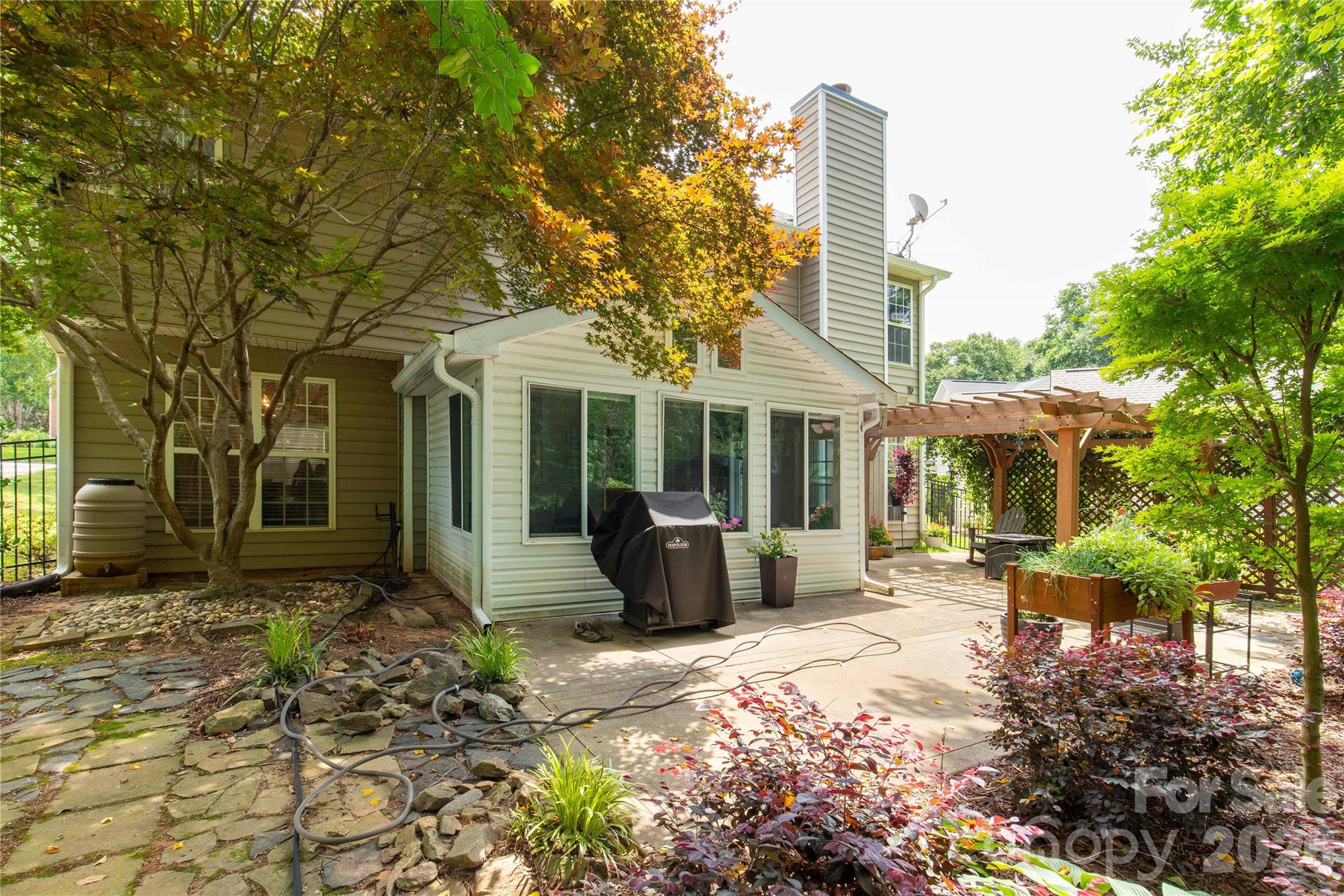 1126 W Arrow Lake Court — Lancaster